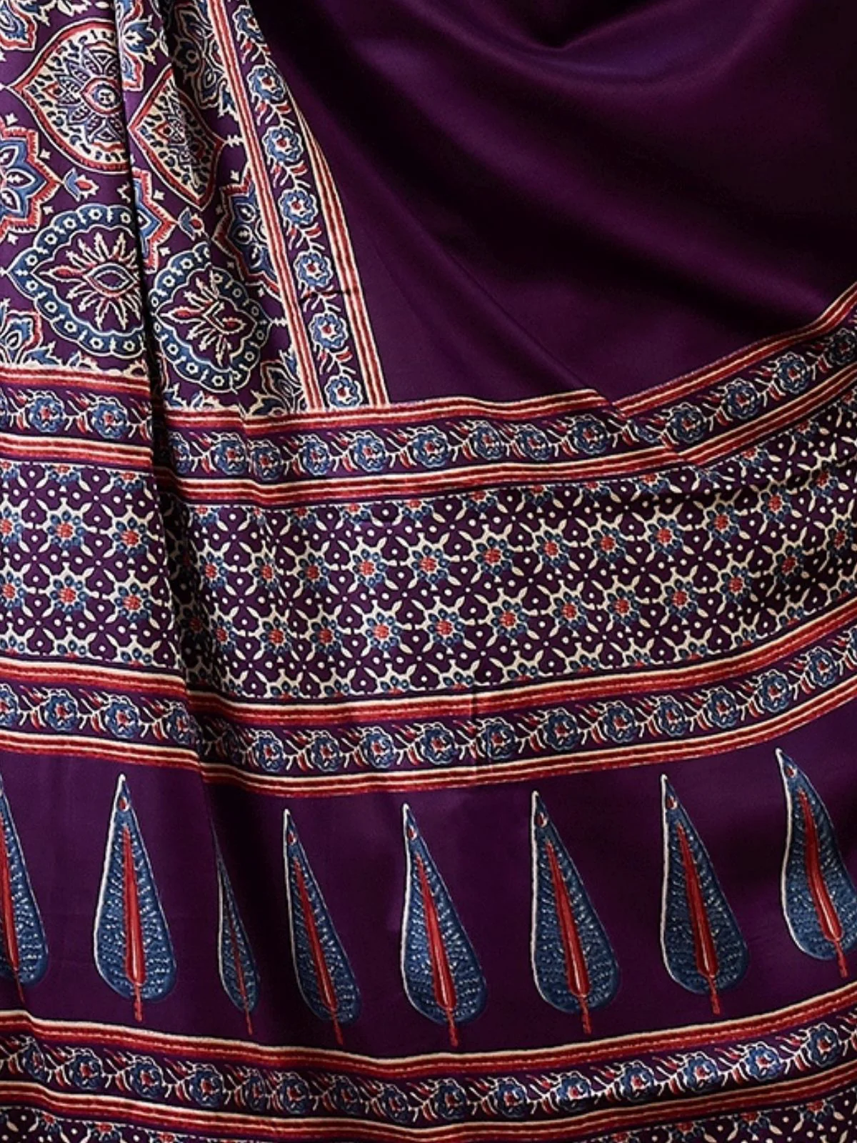 Odette Purple Silk Blend Printed Elegant Saree For Women - Image 5