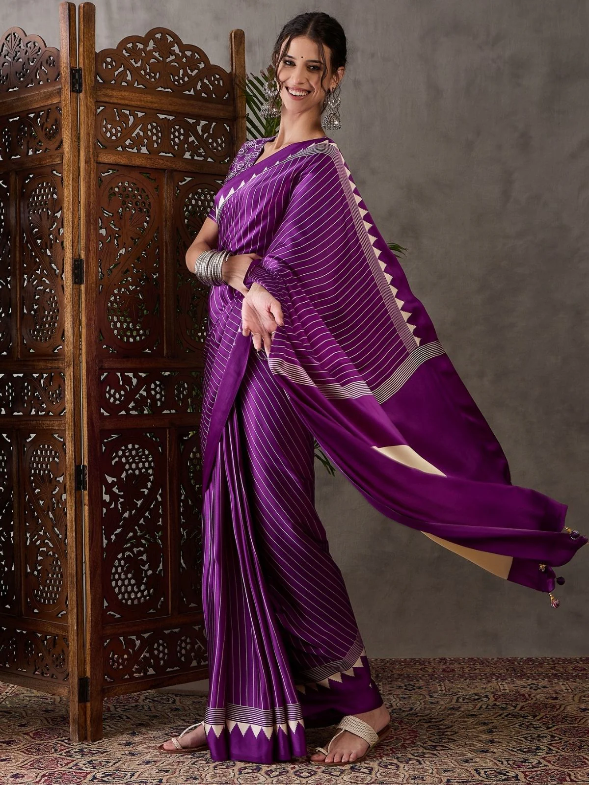 Odette Purple Silk Blend Printed Elegant Saree For Women - Image 3