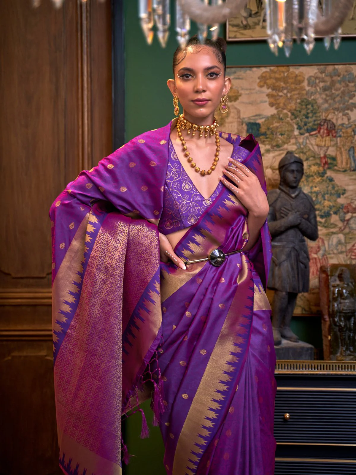 Odette Purple Silk Blend Woven Saree With Unstitched Blouse for Women - Image 2