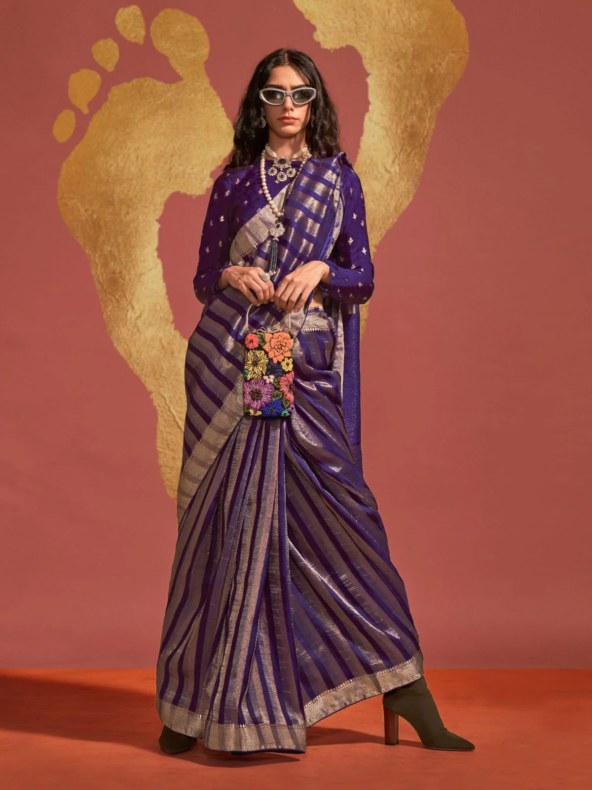 Odette Purple Viscose Woven Saree With Unstitched Blouse For Women - Image 2