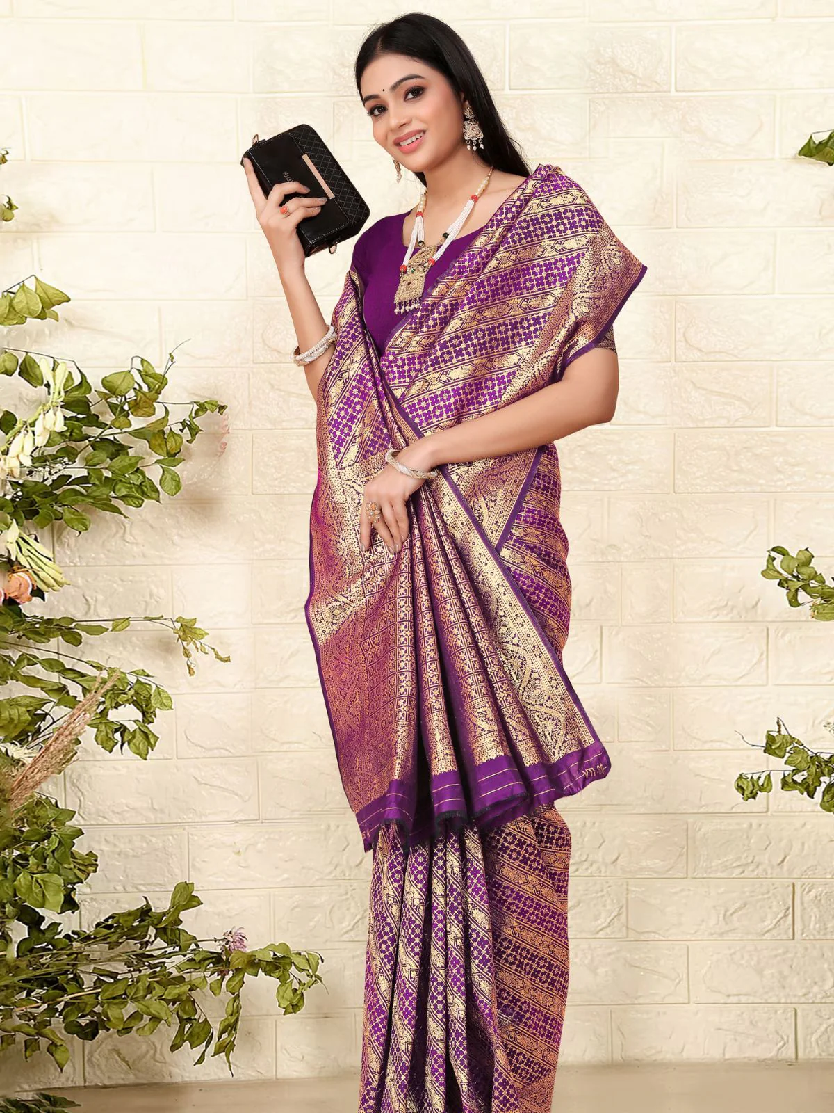 Odette Purple Woven Banarasi Silk Saree With unstitched Blouse For Women - Image 3