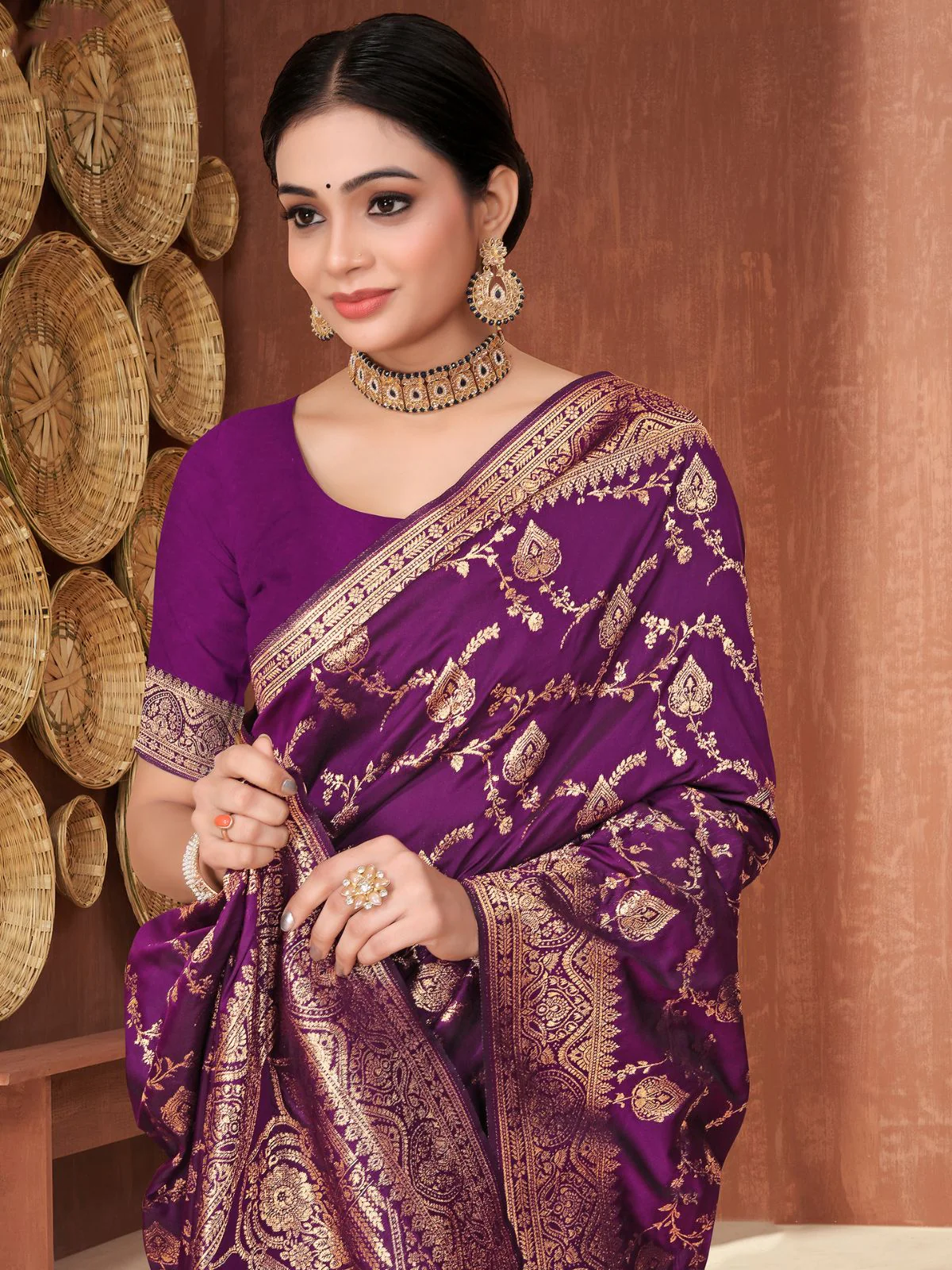 Odette Purple Woven Banarasi Silk Saree With unstitched Blouse For Women - Image 4