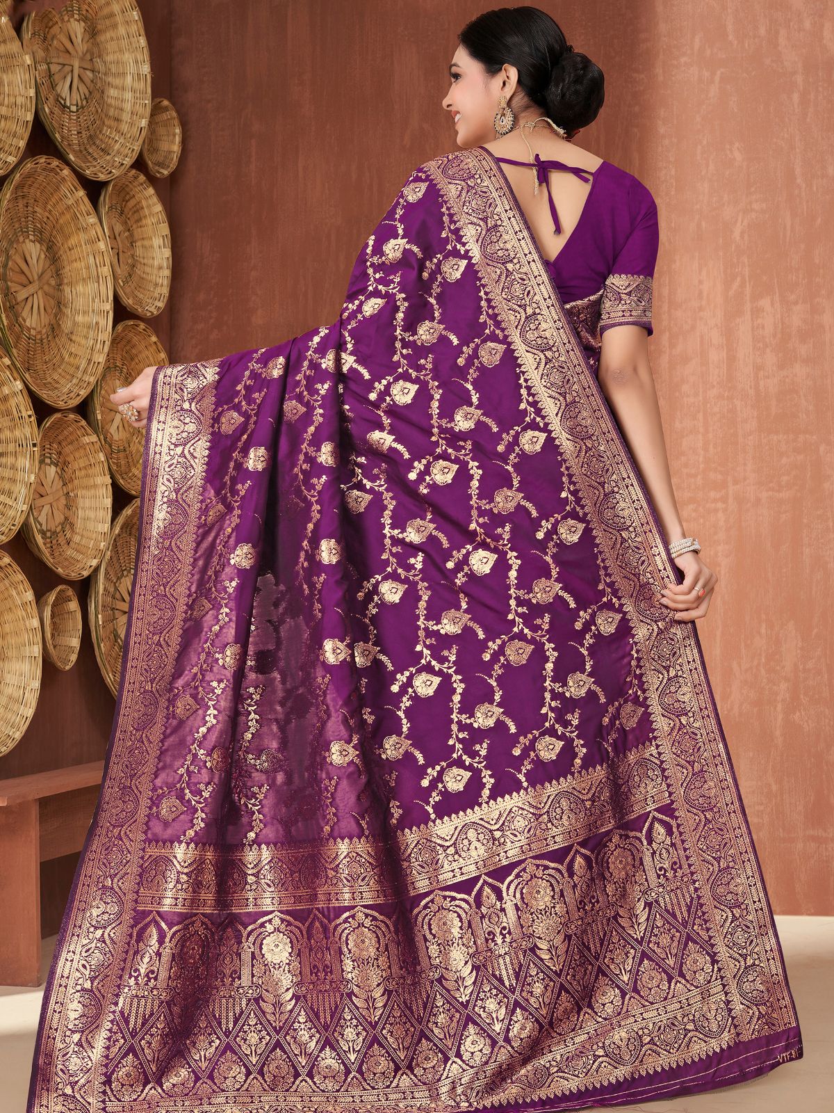 Odette Purple Woven Banarasi Silk Saree With unstitched Blouse For Women - Image 5