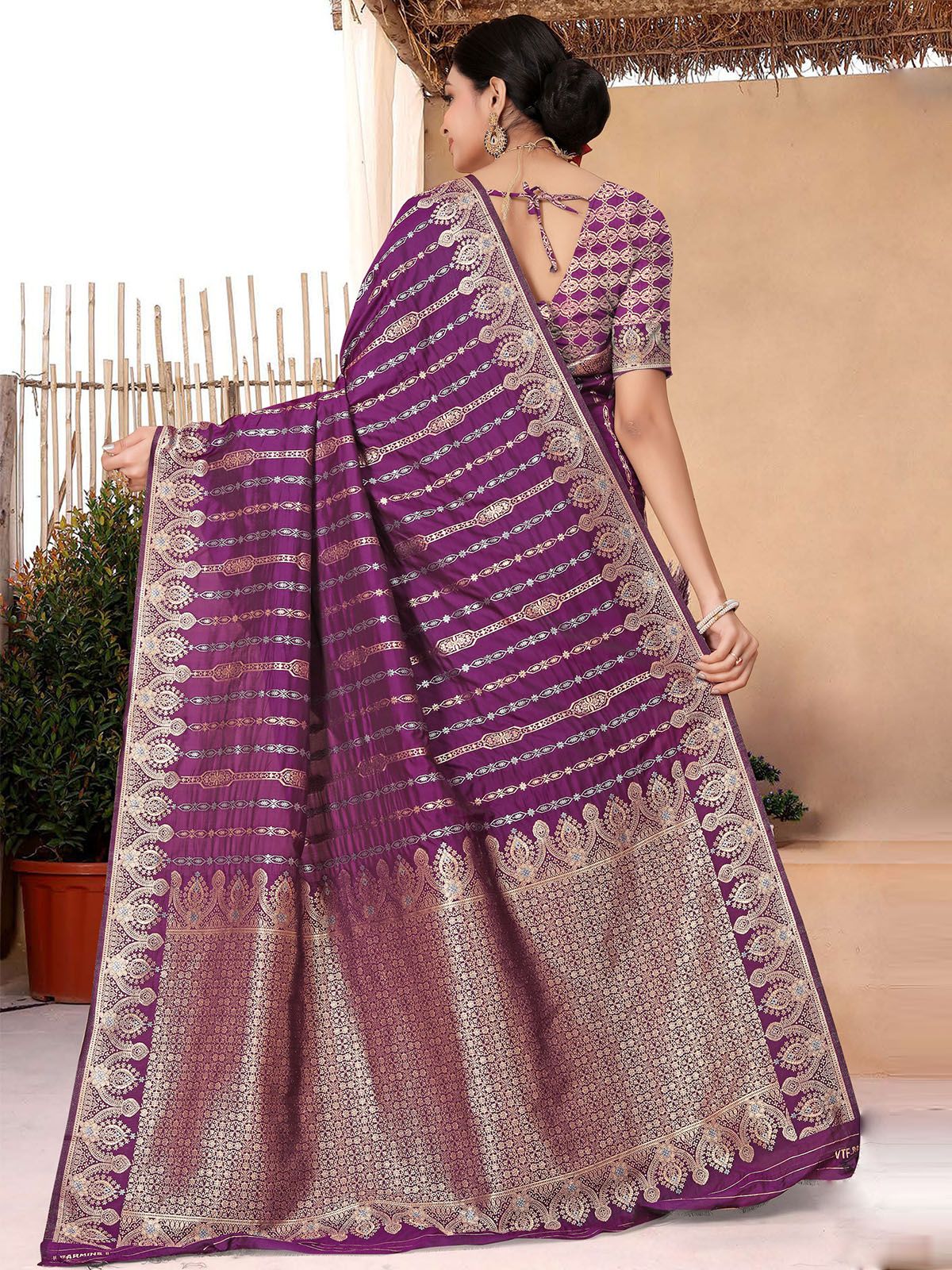 Odette Purple Woven Banarasi Silk Saree With Unstitched Blouse For Women - Image 5