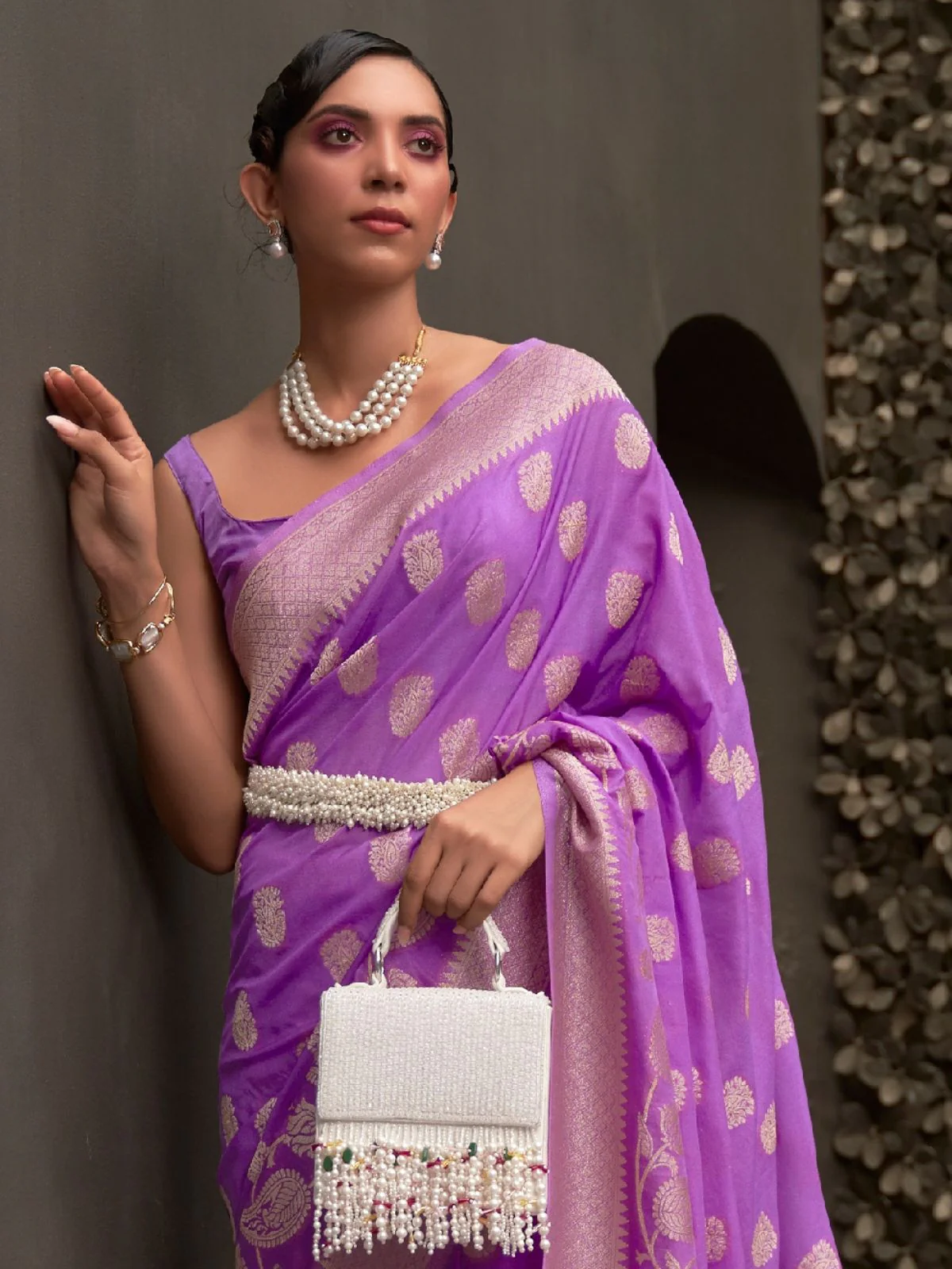 Odette Purple Woven Design Silk Blend Saree With Unstitched Blouse For Women - Image 3