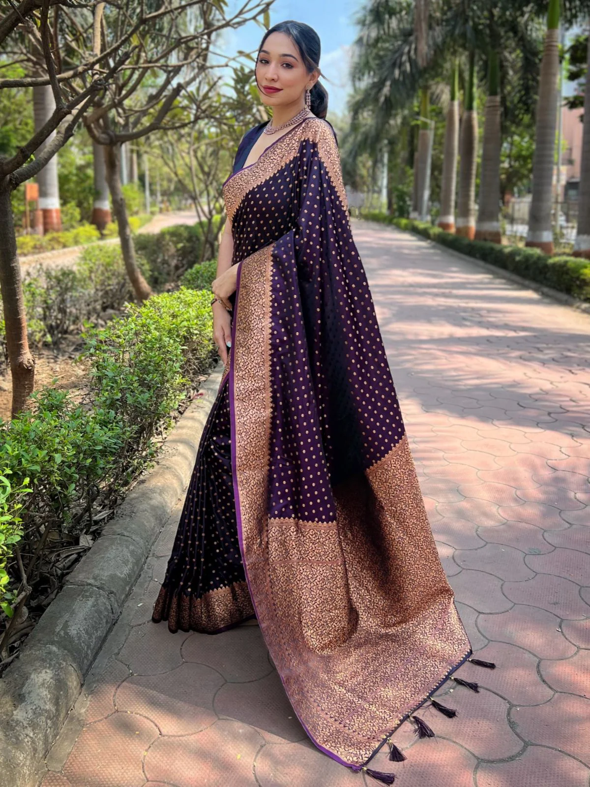 Odette Purple Woven Design Silk Blend Saree With Unstitched Blouse For Women - Image 2