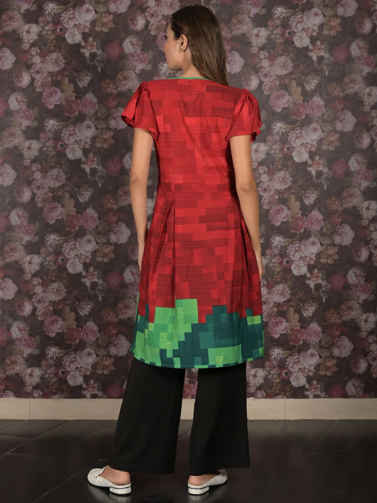 Odette Red A-Line Printed Rayon Kurti For Women - Image 4