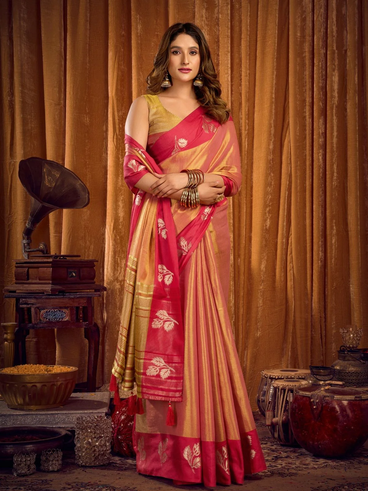 Odette Red and Mauve Silk Blend Woven Saree For Women - Image 3