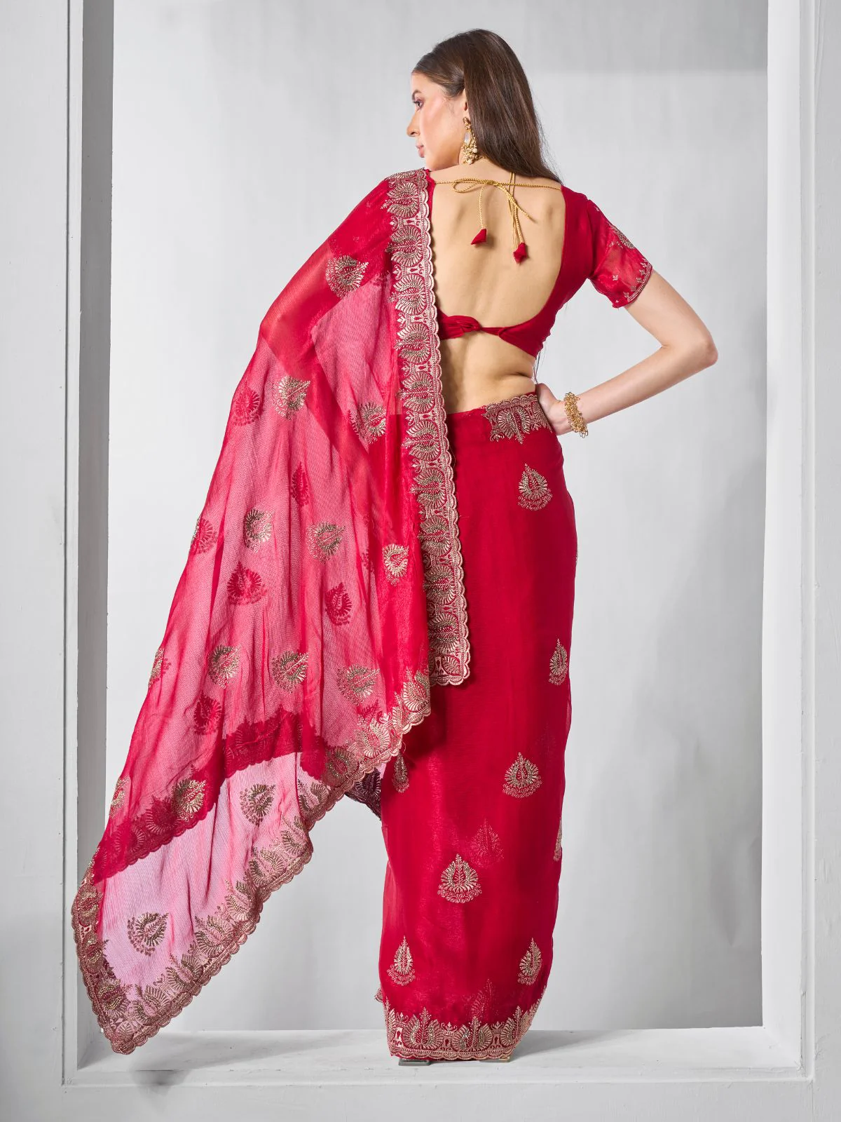 Odette Red Chiffon Embroidered Saree With Unstitched Blouse For Women - Image 4