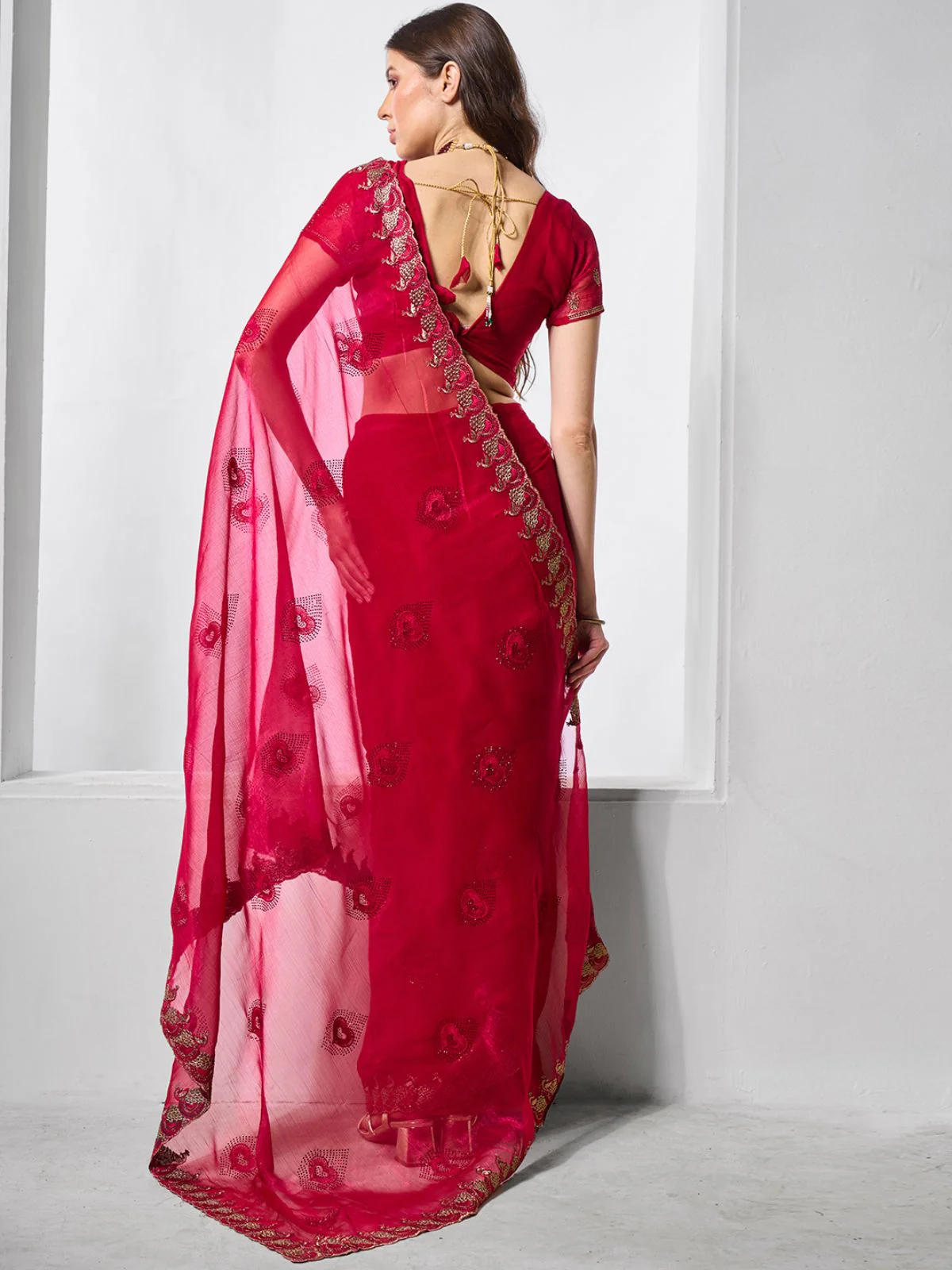 Odette Red Chiffon Embroidered Saree With Unstitched Blouse For Women - Image 4