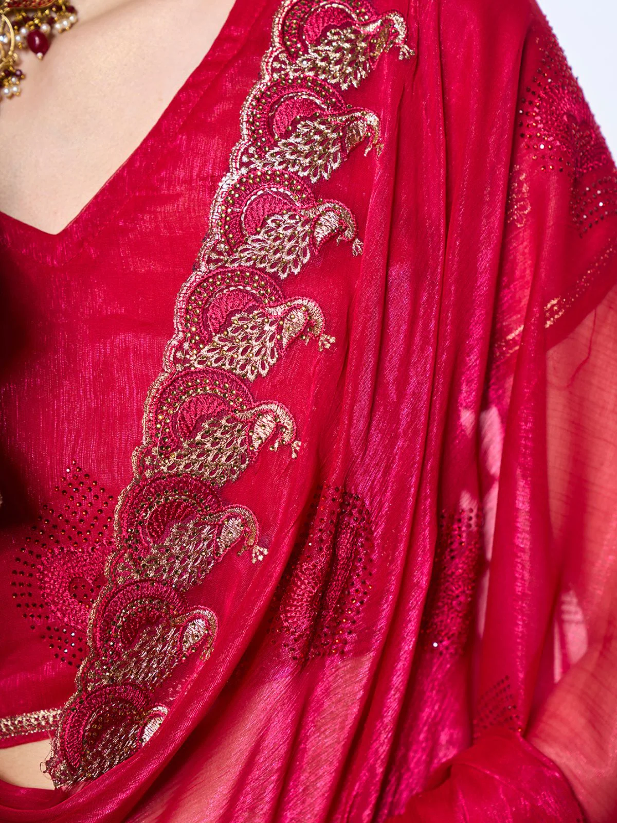 Odette Red Chiffon Embroidered Saree With Unstitched Blouse For Women - Image 6