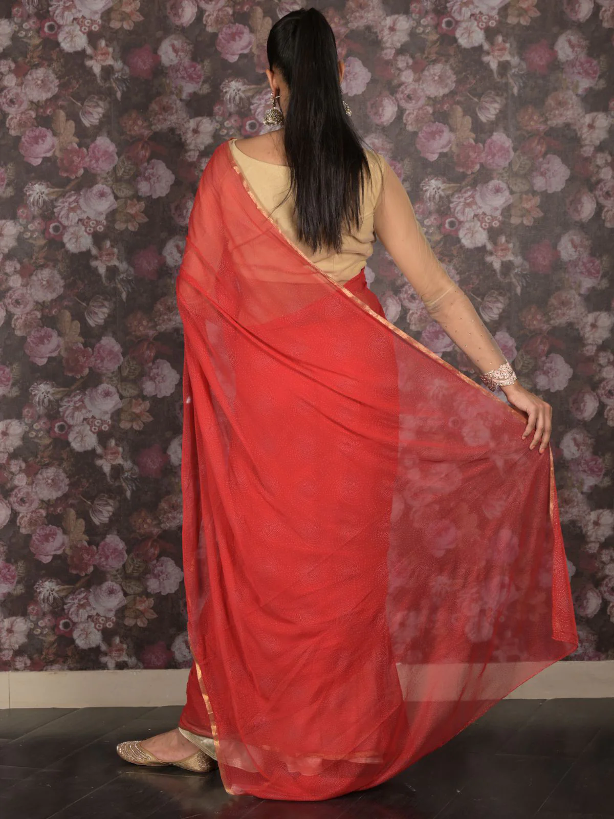 Odette Red Embellished Chiffon Saree Without Blouse For Women - Image 4