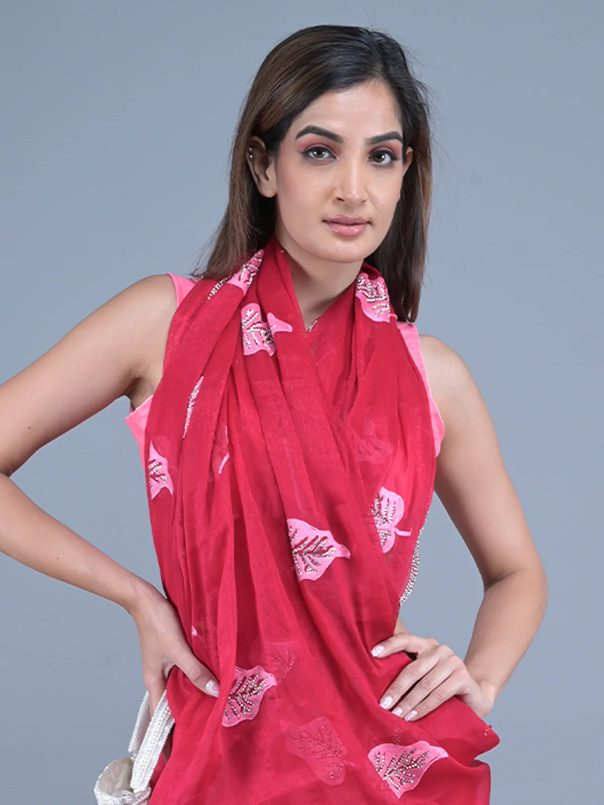 Odette Red Embroidered Chiffon Silk Saree with Unstitched Blouse for Women - Image 4