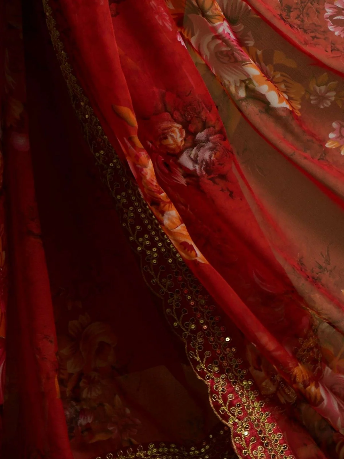 Odette Red Georgette Embroidered Printed Saree For Women - Image 3