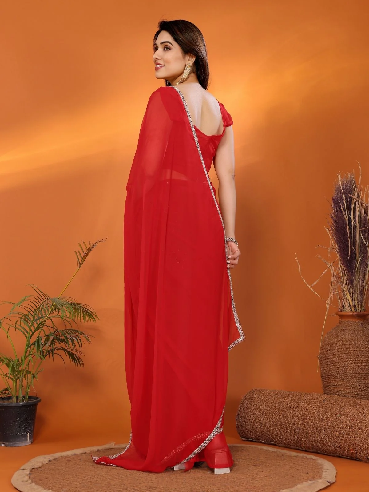 Odette Red Georgette Printed Saree For Women - Image 3