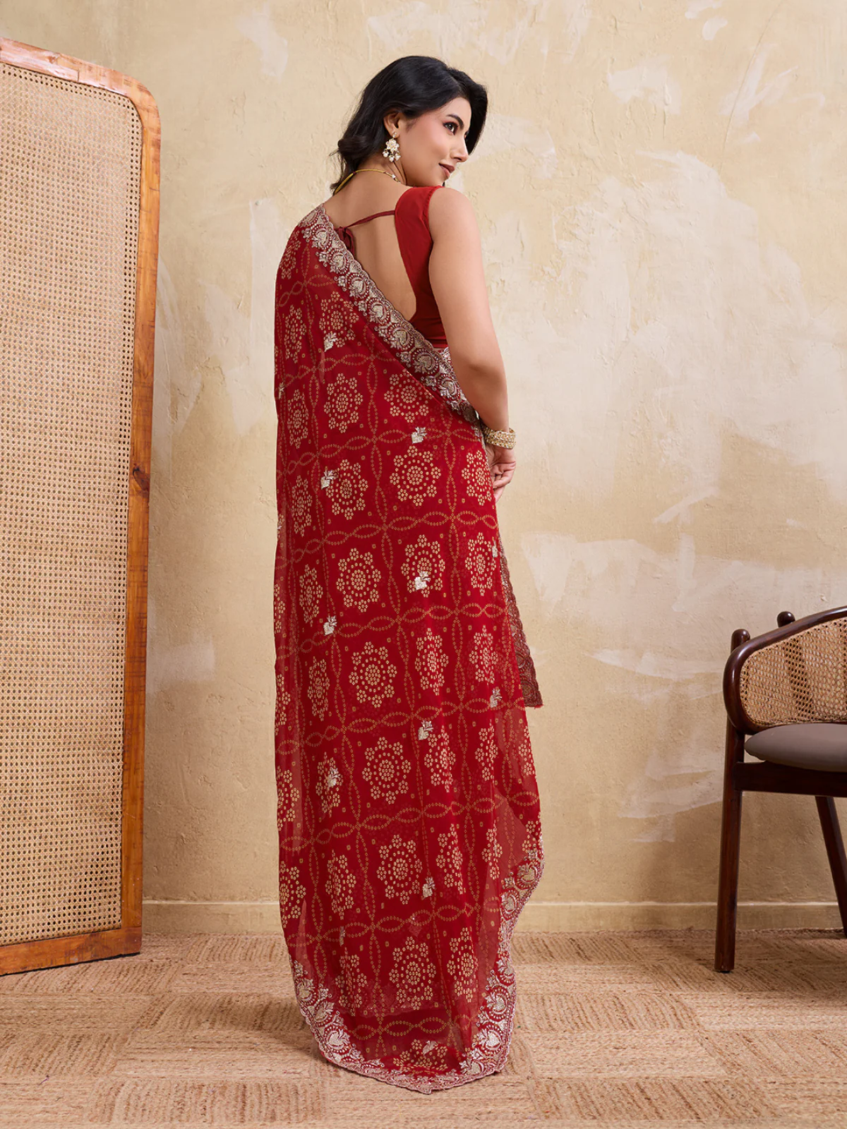 Odette Red Georgette Printed Saree For Women - Image 3