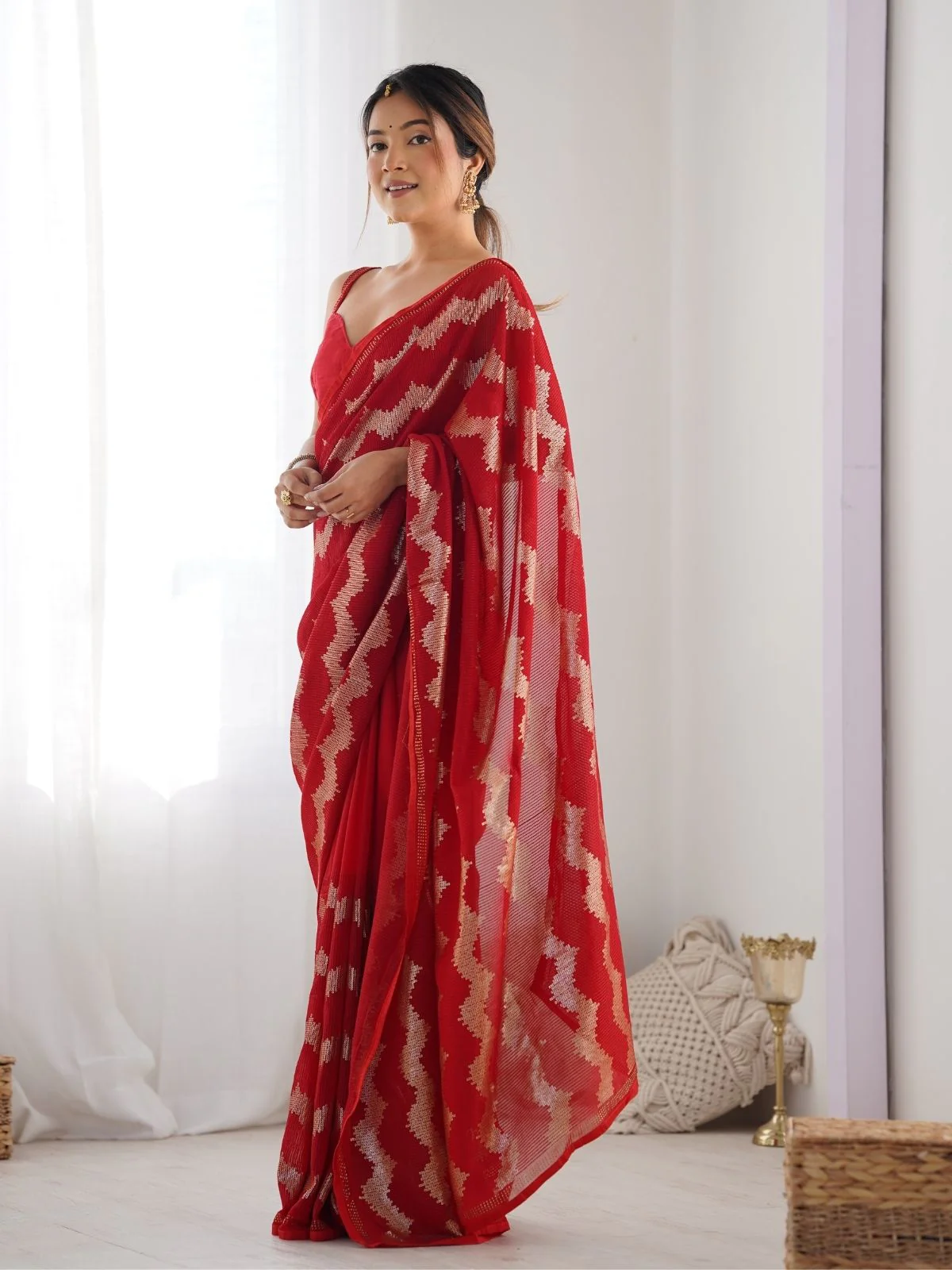 Odette Red Georgette Sequins Saree With Unstitched Blouse For Women - Image 3