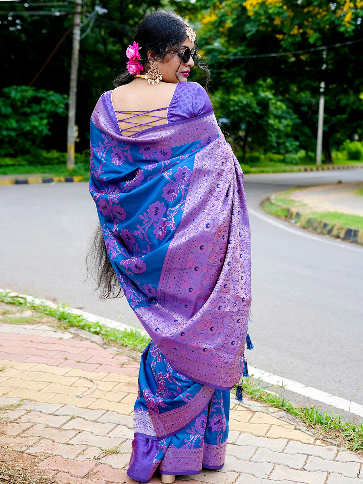 Odette Dark Blue Handloom Woven Satin Saree For Women - Image 4
