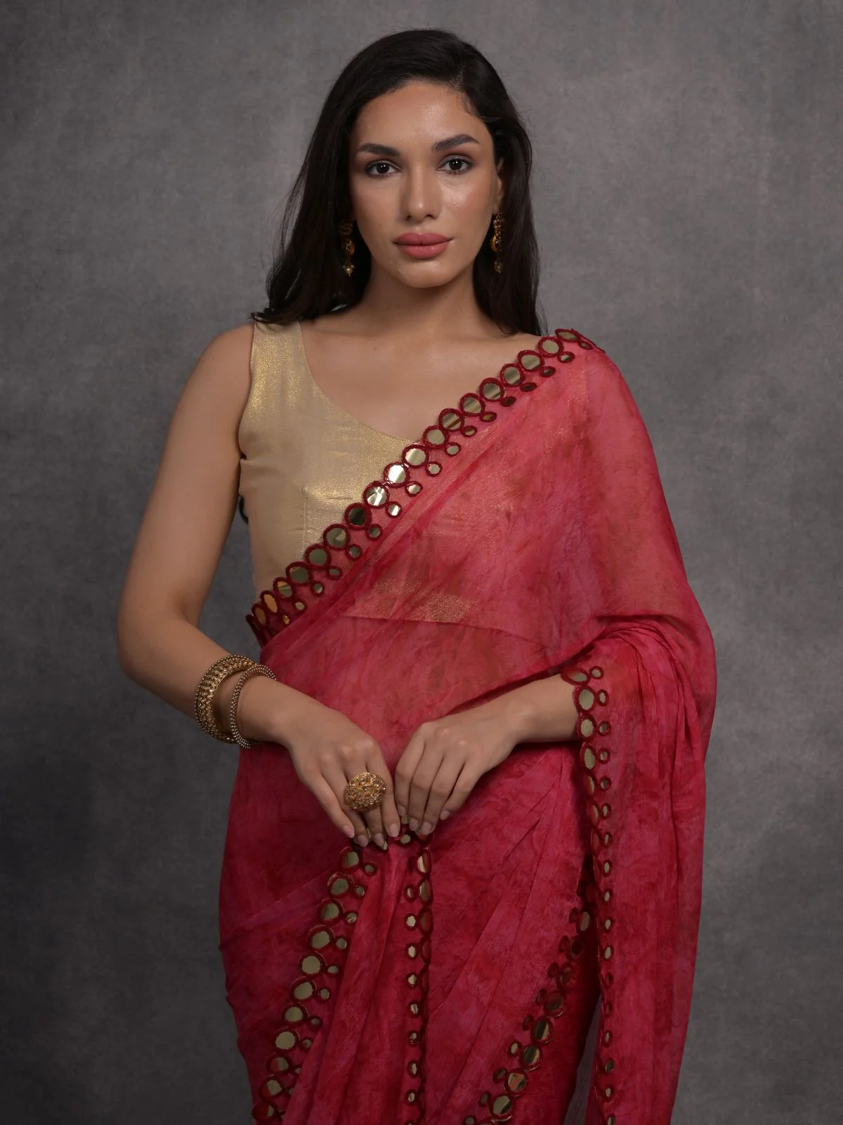 Odette Red Printed Georgette Saree With Unstitched Blouse For Women - Image 3