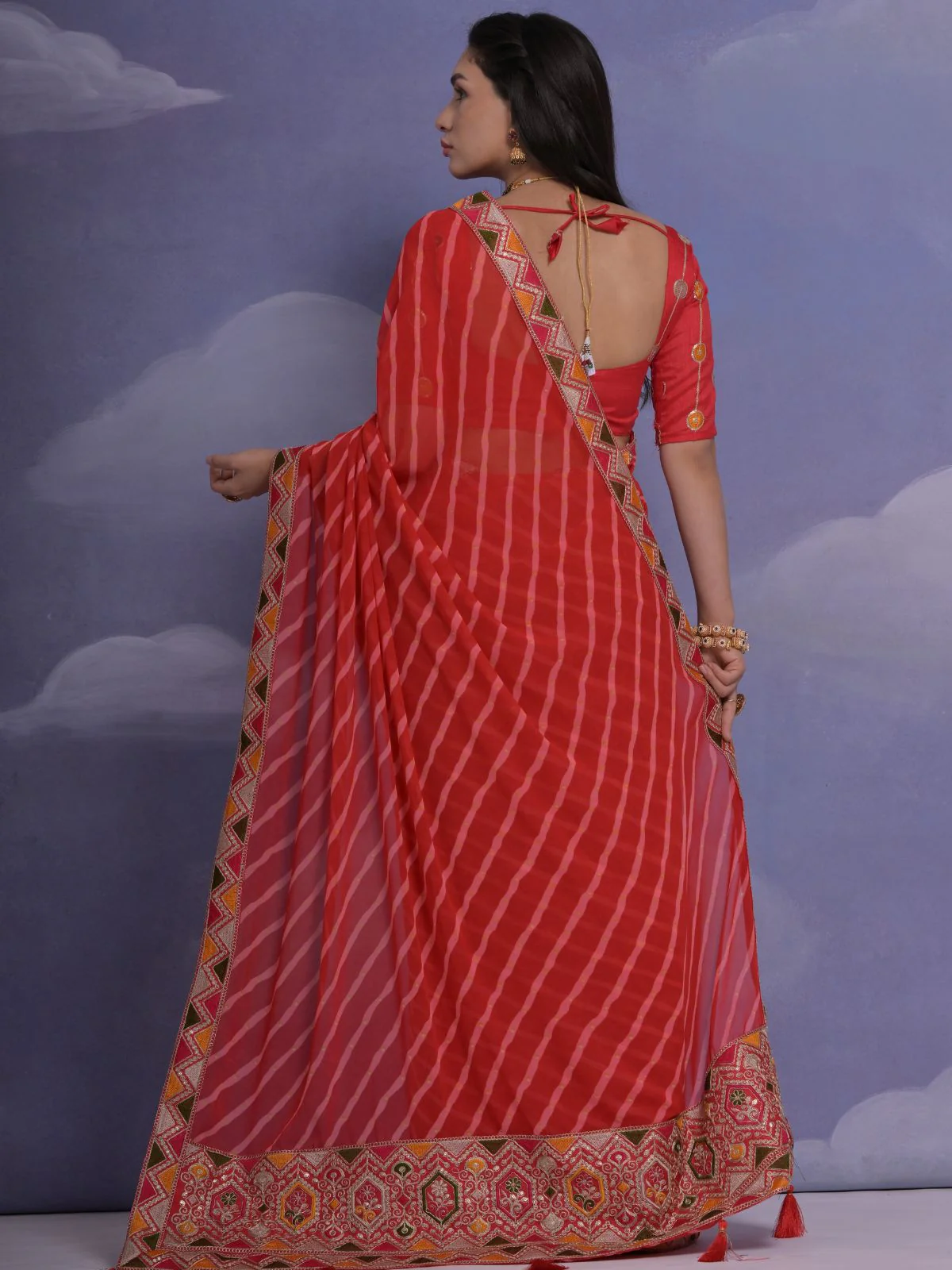 Odette Red Printed Georgette Saree With Unstitched Blouse For Women - Image 4