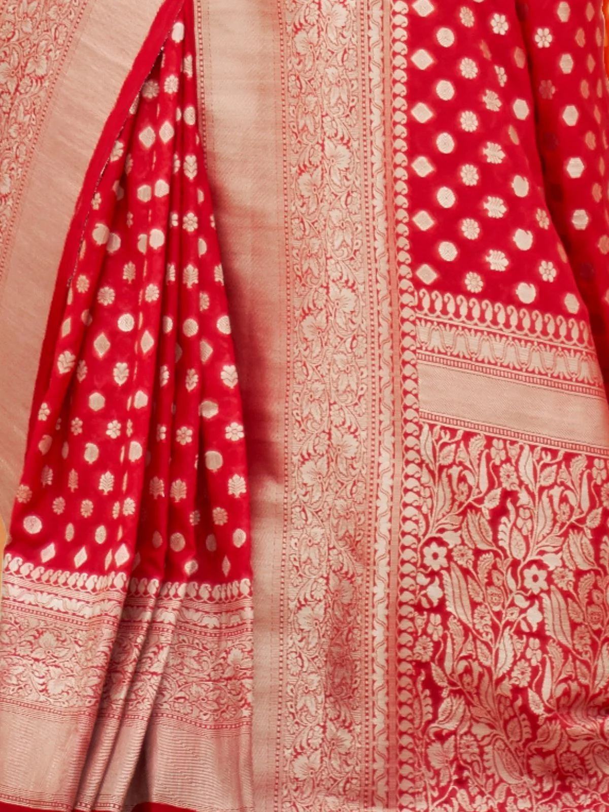 Odette Red Woven Silk Blend Saree With Unstitched Blouse For Women - Image 4