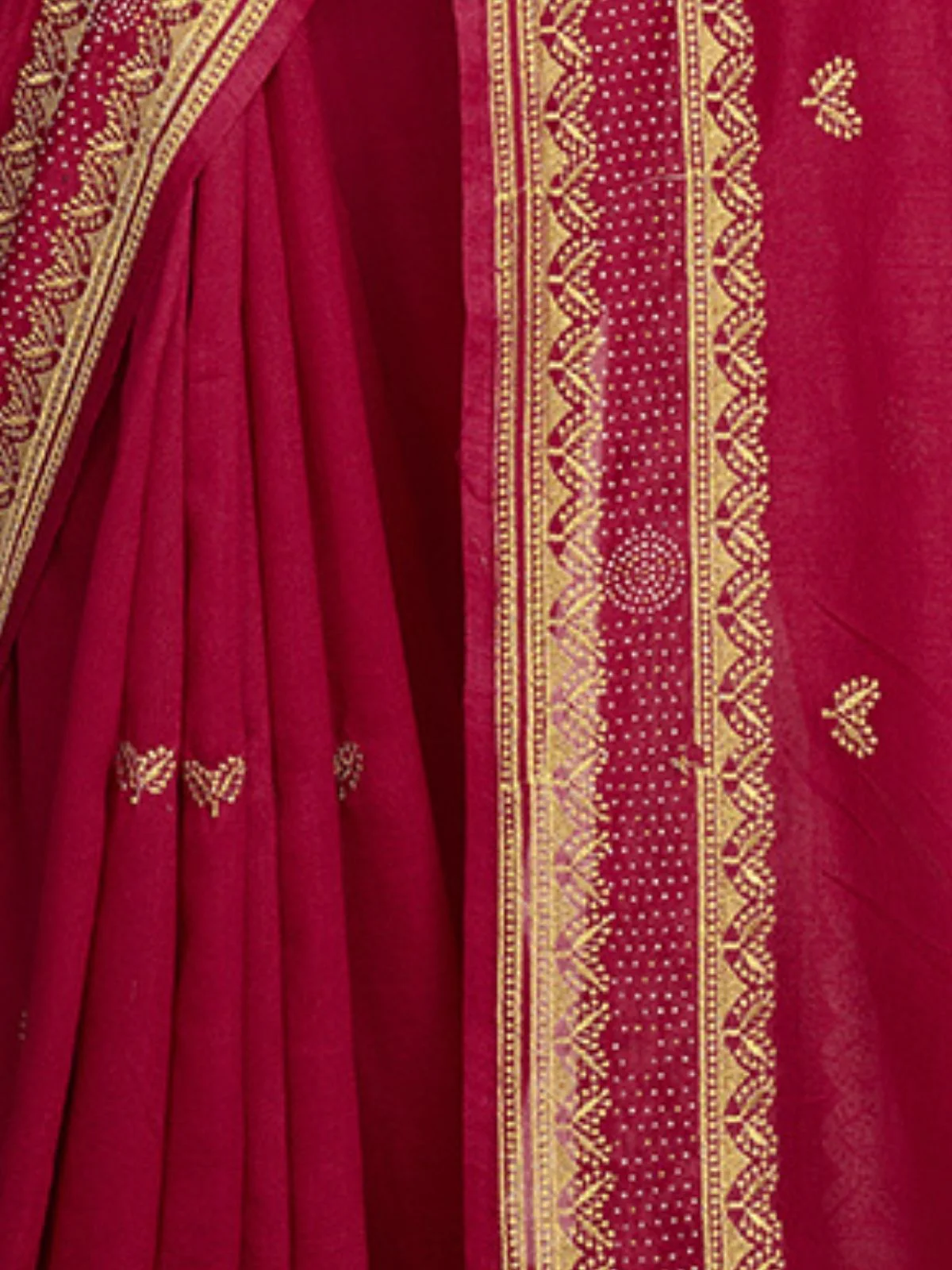 Odette Red Silk Blend Embroidered Saree With Unstitched Blouse For Women - Image 5