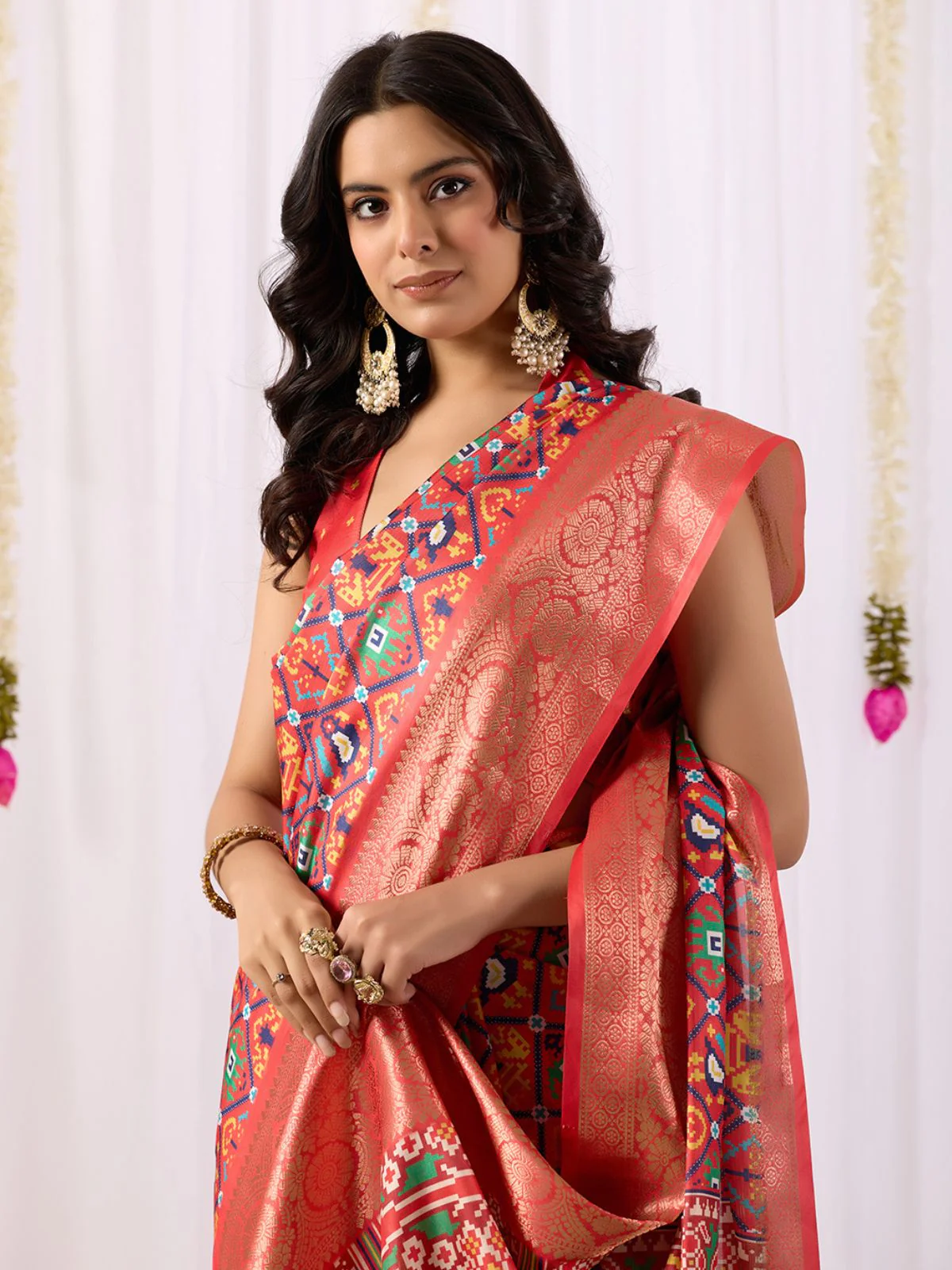 Odette Red Silk Blend Printed Saree For Women - Image 4