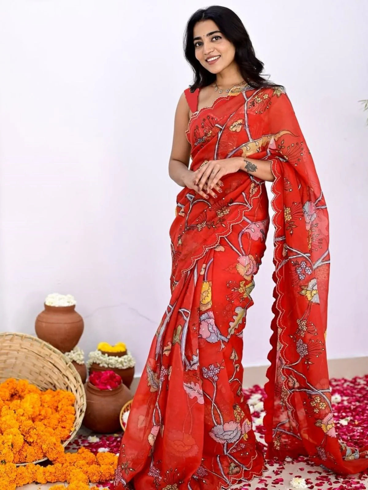 Odette Red Silk Blend Printed Saree For Women - Image 2
