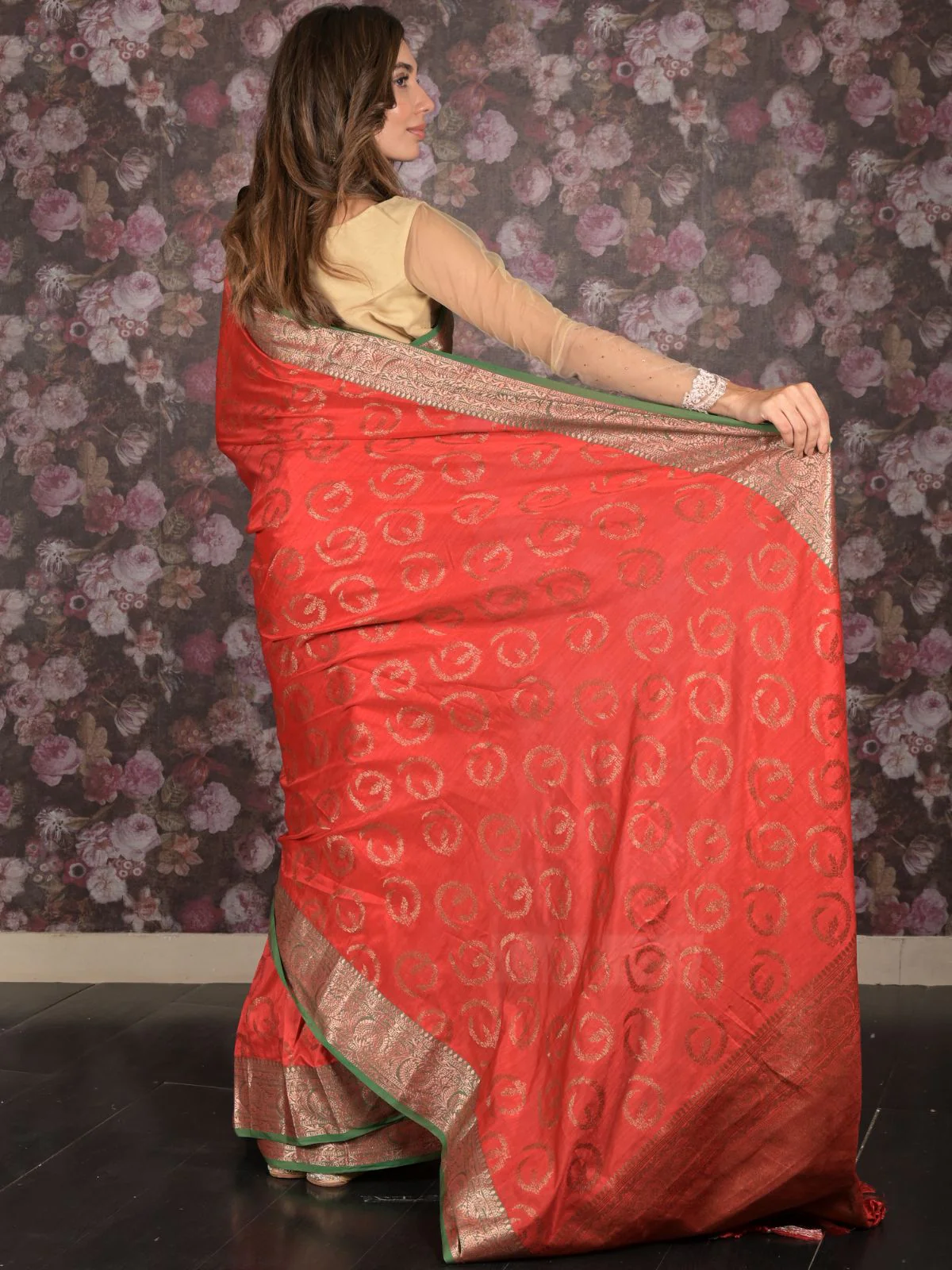 Odette Red Silk Blend Saree With Unstitched Blouse For Women - Image 4