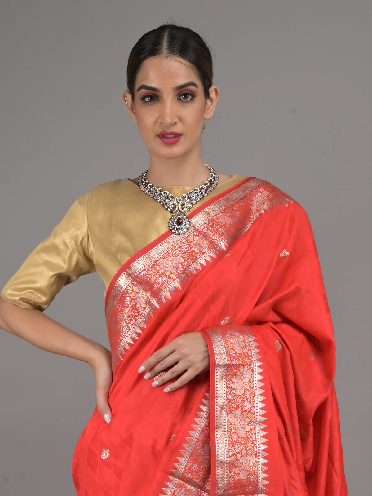 Odette Red Silk Blend Woven Saree With Unstitched Blouse For Women - Image 4