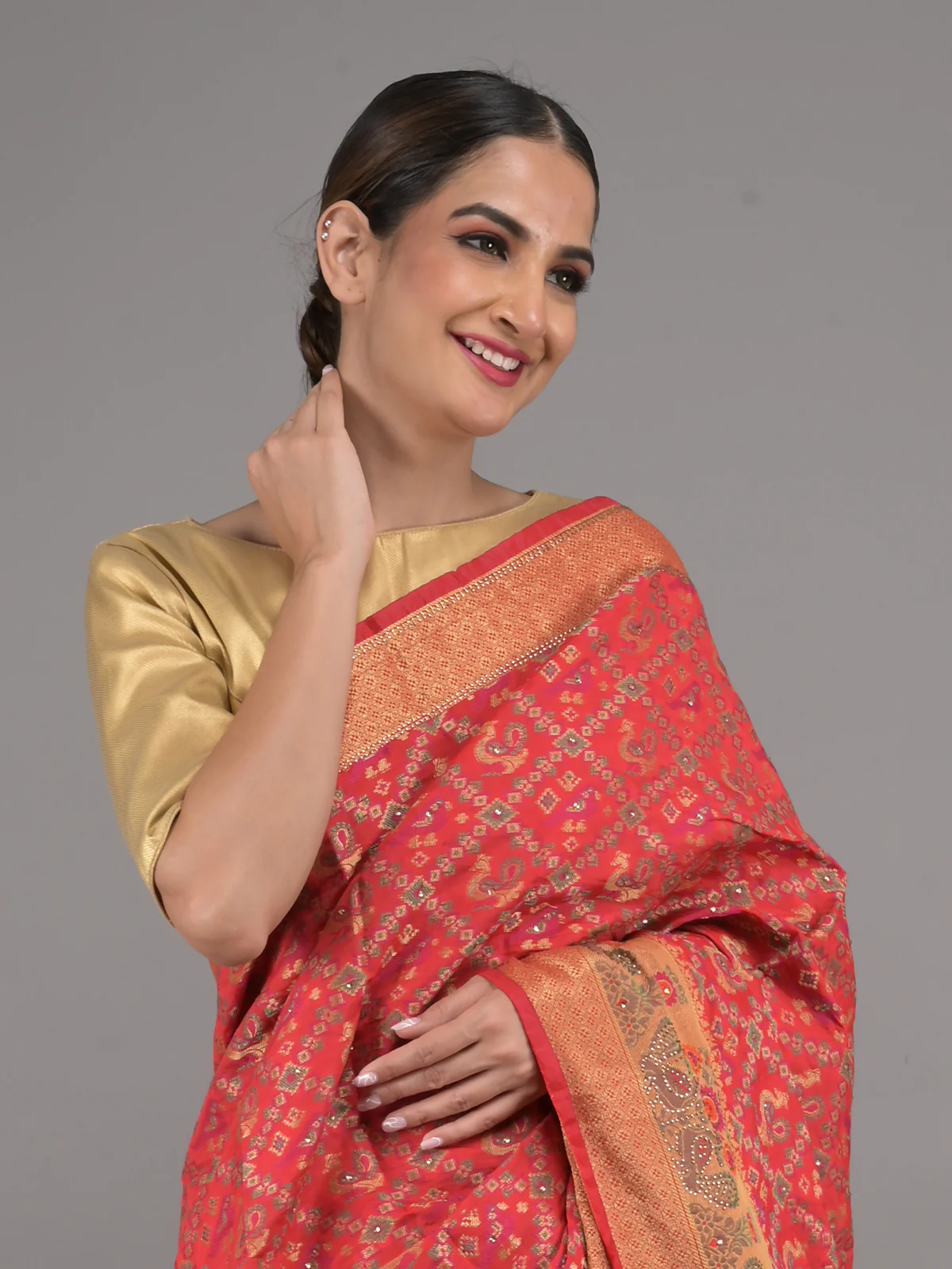 Odette Red Silk Blend Woven Saree with Unstitched Blouse for Women - Image 4