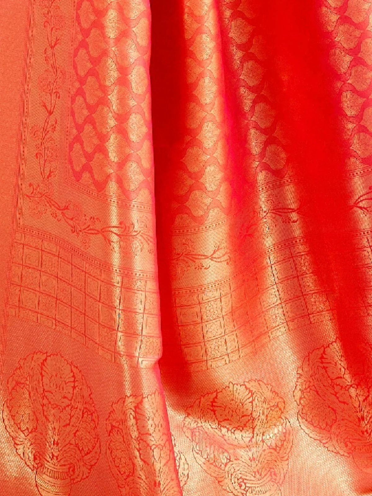 Odette Red Silk Blend Woven Saree With Unstitched Blouse For Women - Image 3