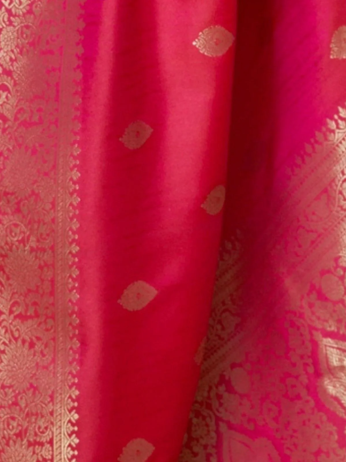 Odette Red Silk Blend Woven Saree With Unstitched Blouse for Women - Image 3