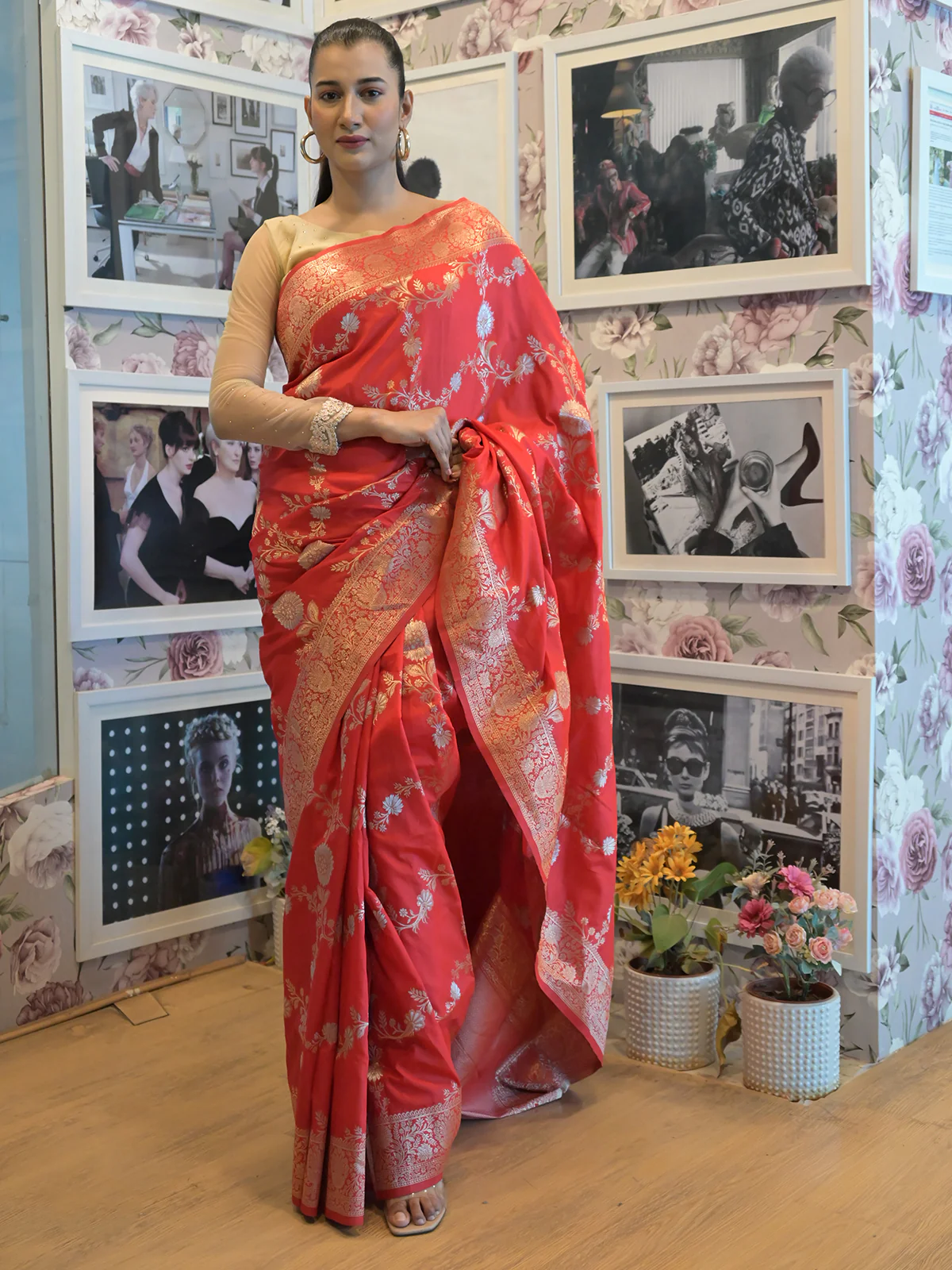 Odette Red Silk Blend Woven Saree with Unstitched Blouse for Women - Image 2