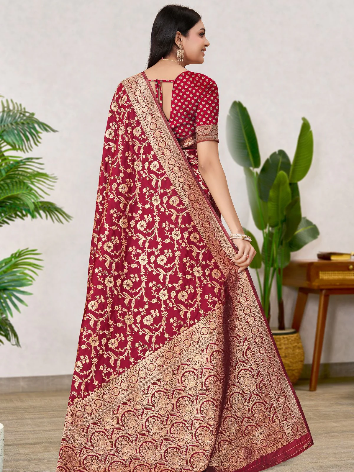 Odette Red Woven Banarasi Silk Saree With Unstitched Blouse For Women - Image 5