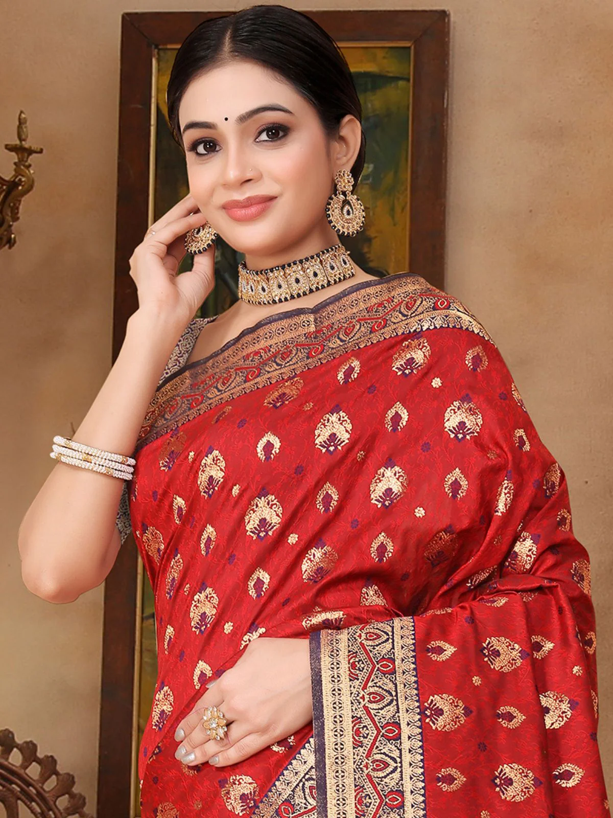 Odette Red Woven Banarasi Silk Saree With unstitched Blouse For Women - Image 4