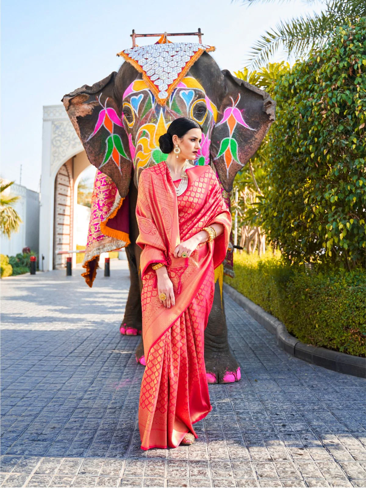 Odette Pink Woven Design Silk Blend Saree With Unstitched Blouse For Women - Image 2