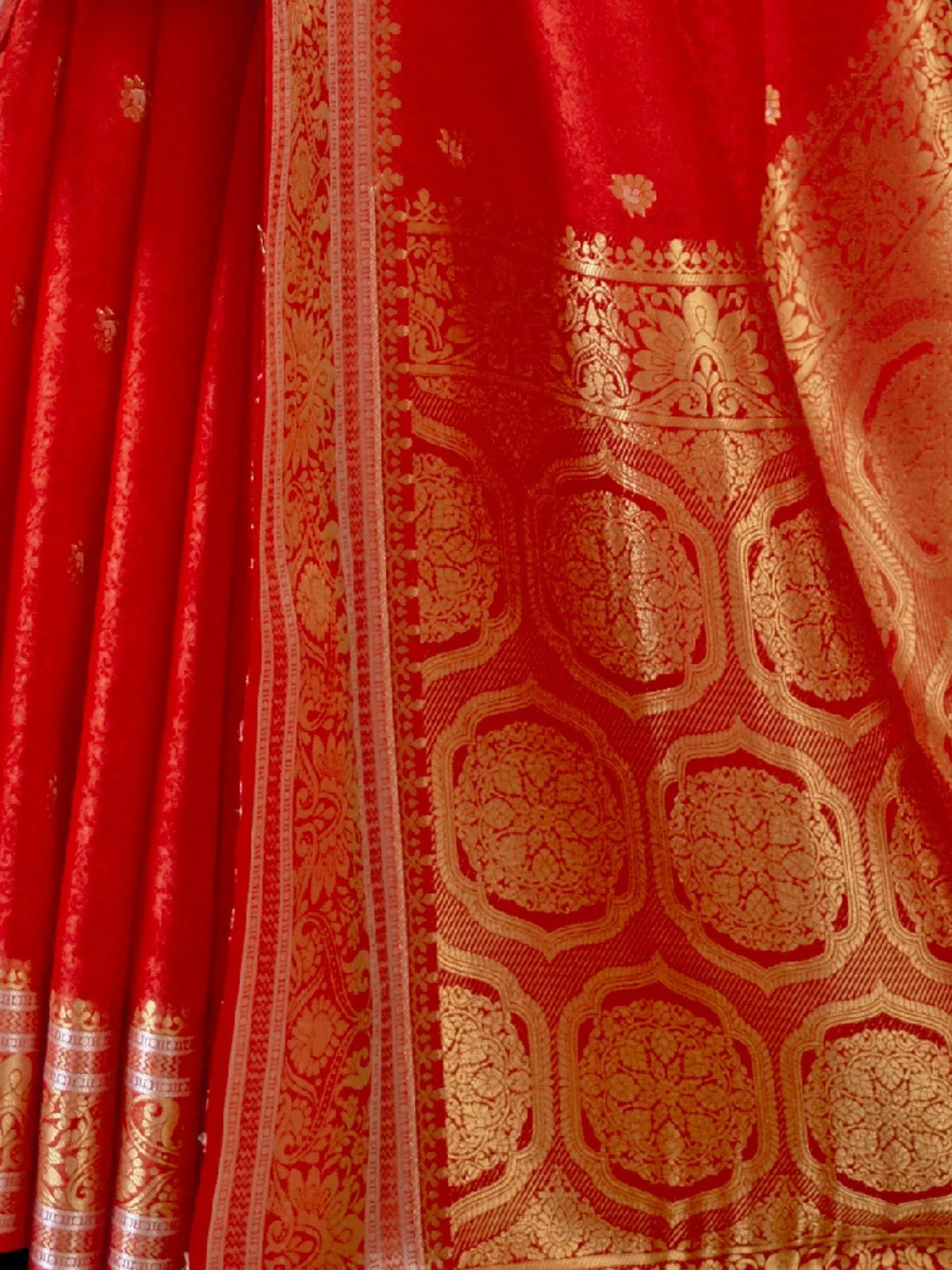Odette Red Woven Design Silk Blend Saree With Unstitched Blouse For Women - Image 4
