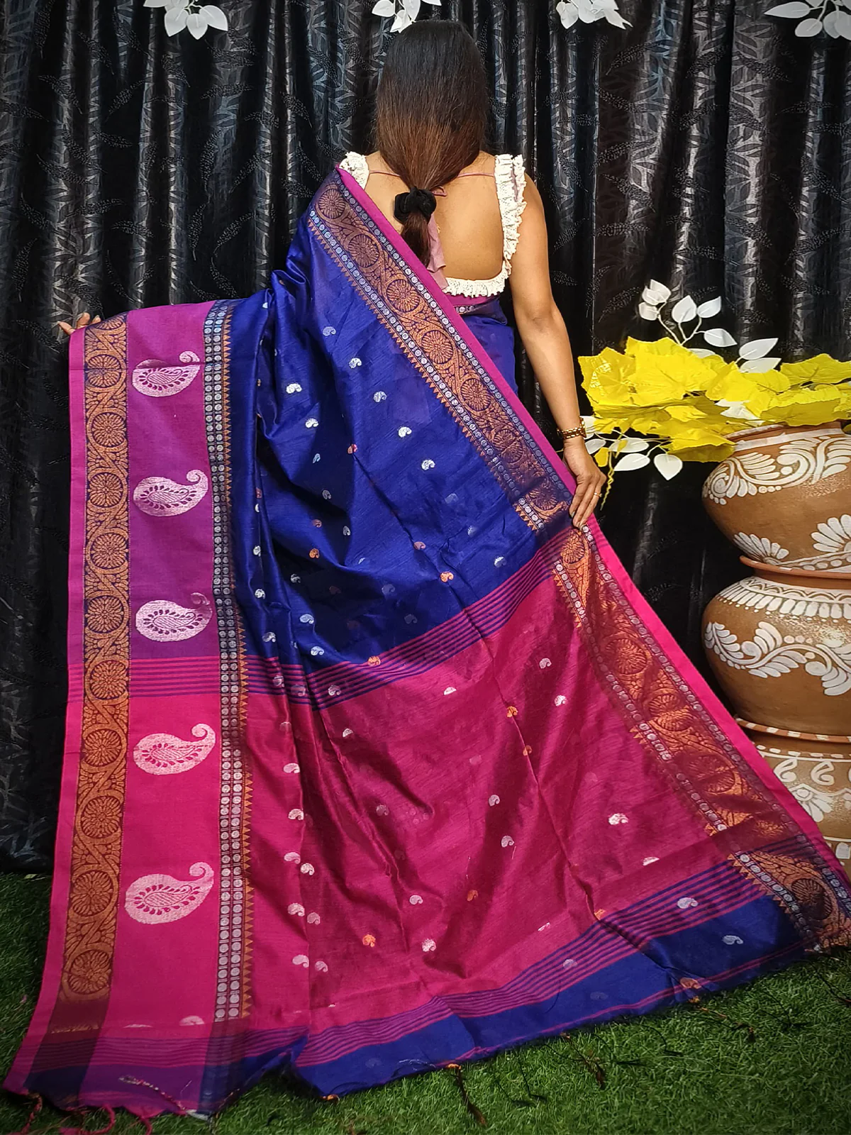 Odette Royal Blue Silk Blend Saree with Unstitched Blouse For Women - Image 3