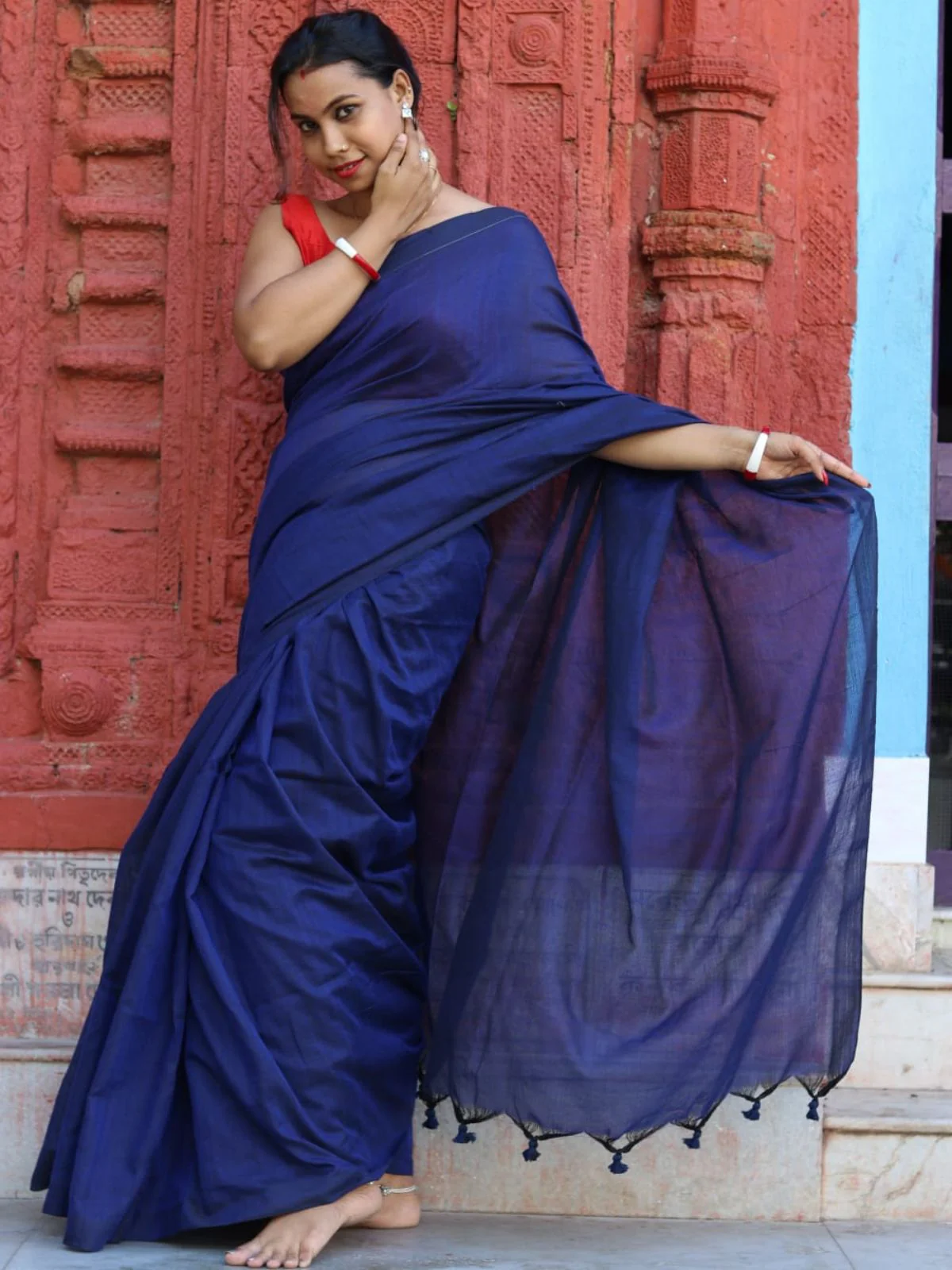 Odette Royal Blue Cotton  Saree  With Unstitched Blouse for Women - Image 2