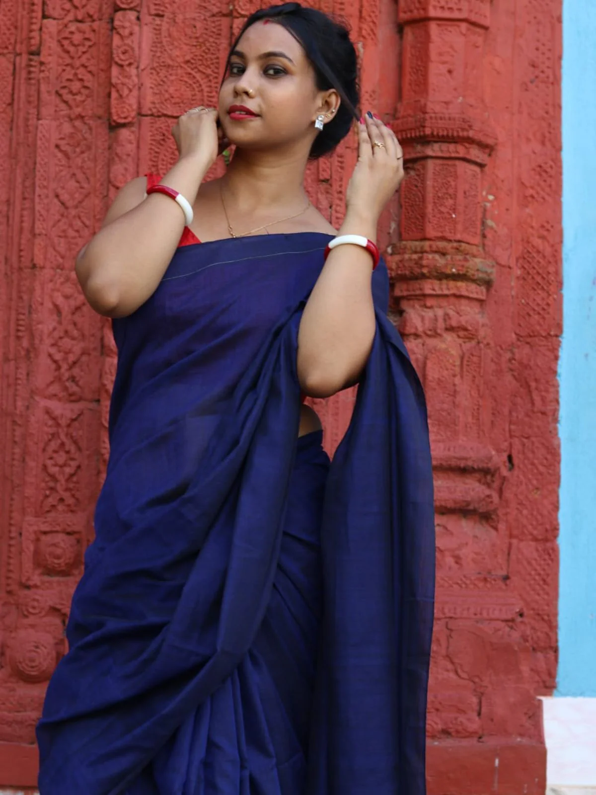 Odette Royal Blue Cotton  Saree  With Unstitched Blouse for Women - Image 4