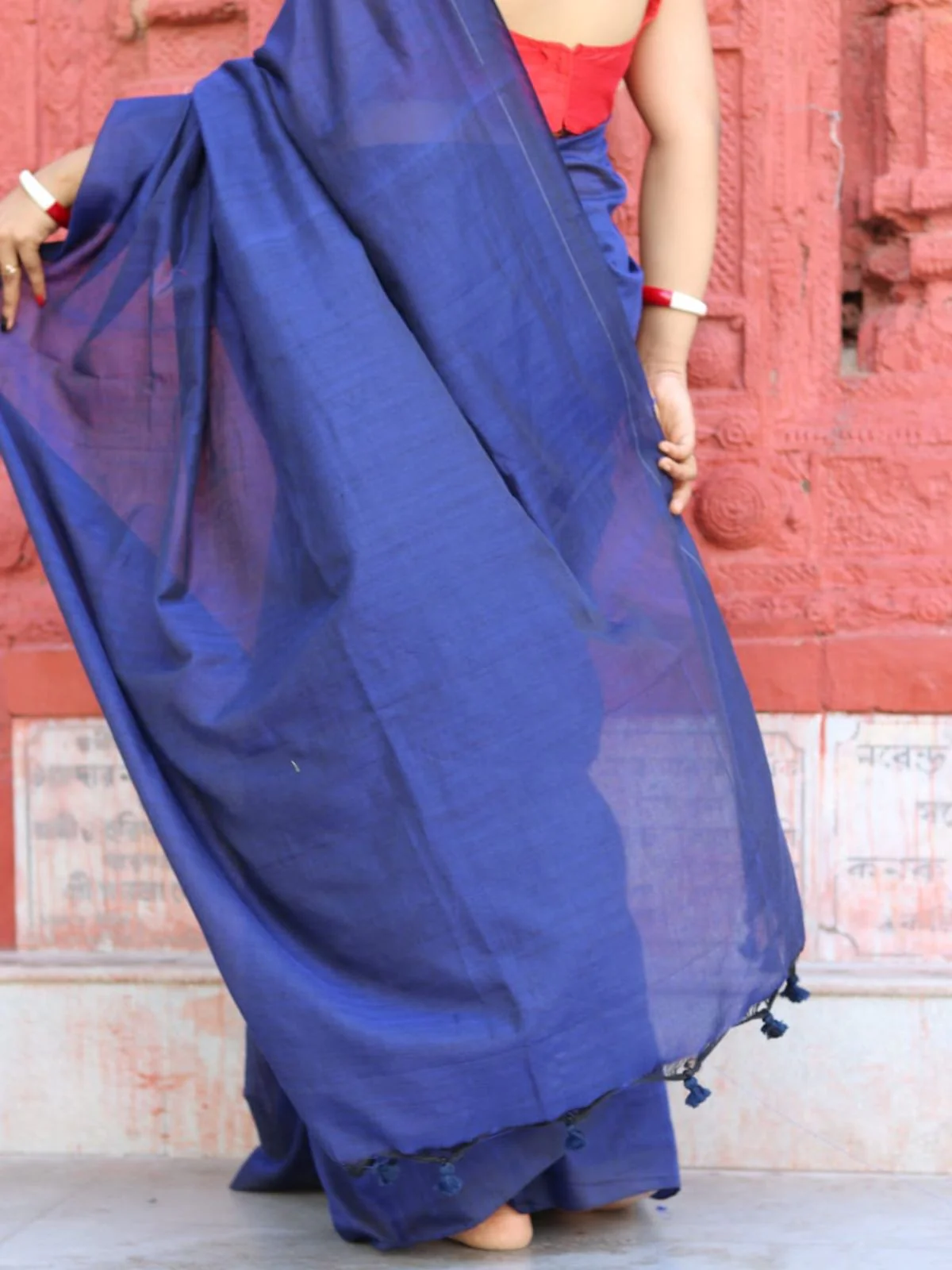 Odette Royal Blue Cotton  Saree  With Unstitched Blouse for Women - Image 5