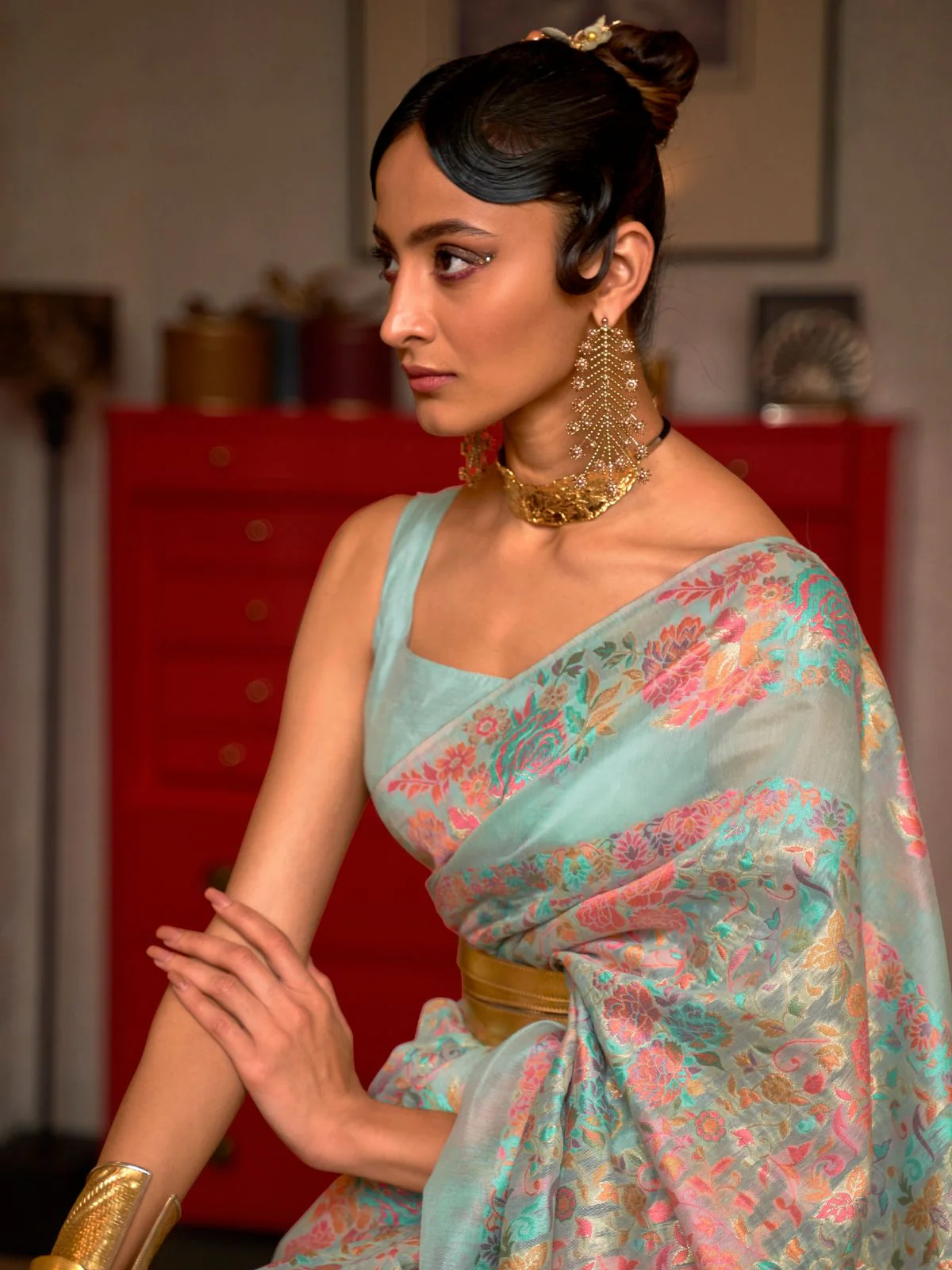 Odette Blue And Pink Woven Design Silk Blend Saree With Unstitched Blouse For Women - Image 2