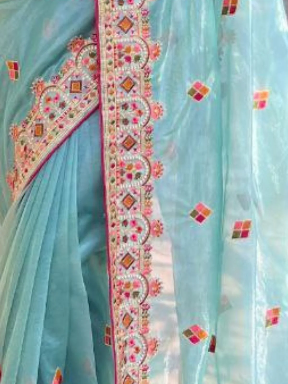Odette Sea Green Embroidered Net Saree With Unstitched Blouse For Women - Image 4