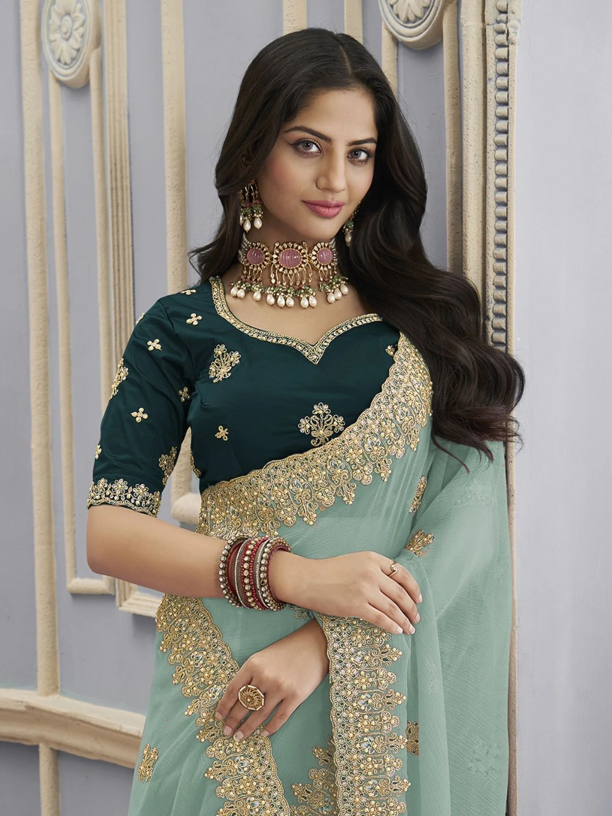 Odette Sea Green Georgette Crush Embellished Elegant Saree For Women - Image 2