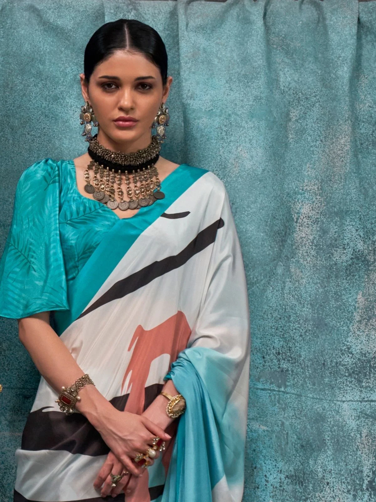 Odette Sea Green Satin Printed Saree With Unstitched Blouse For Women - Image 4