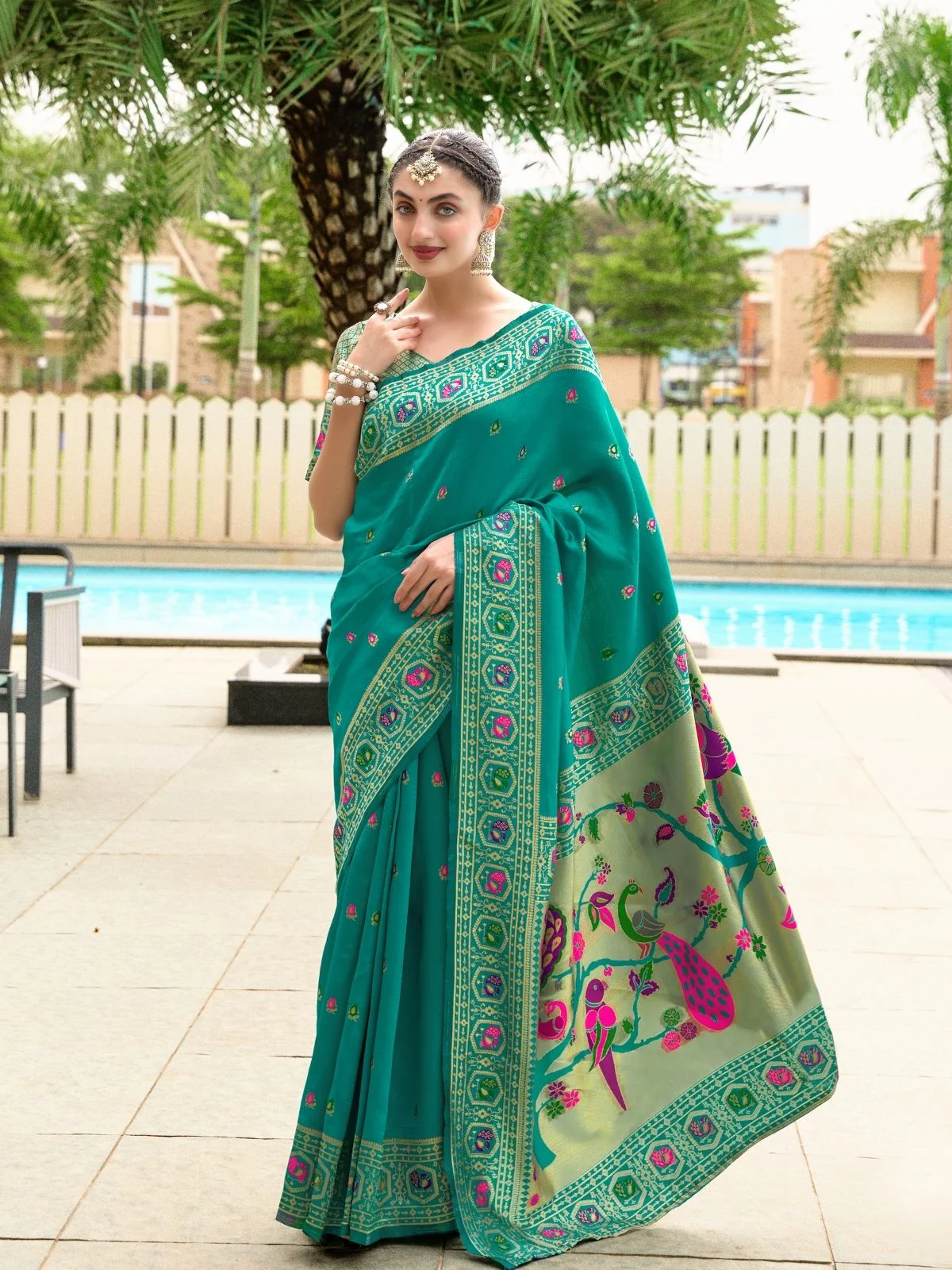 Odette Sea Green Silk Woven Paithani Saree For Women - Image 2