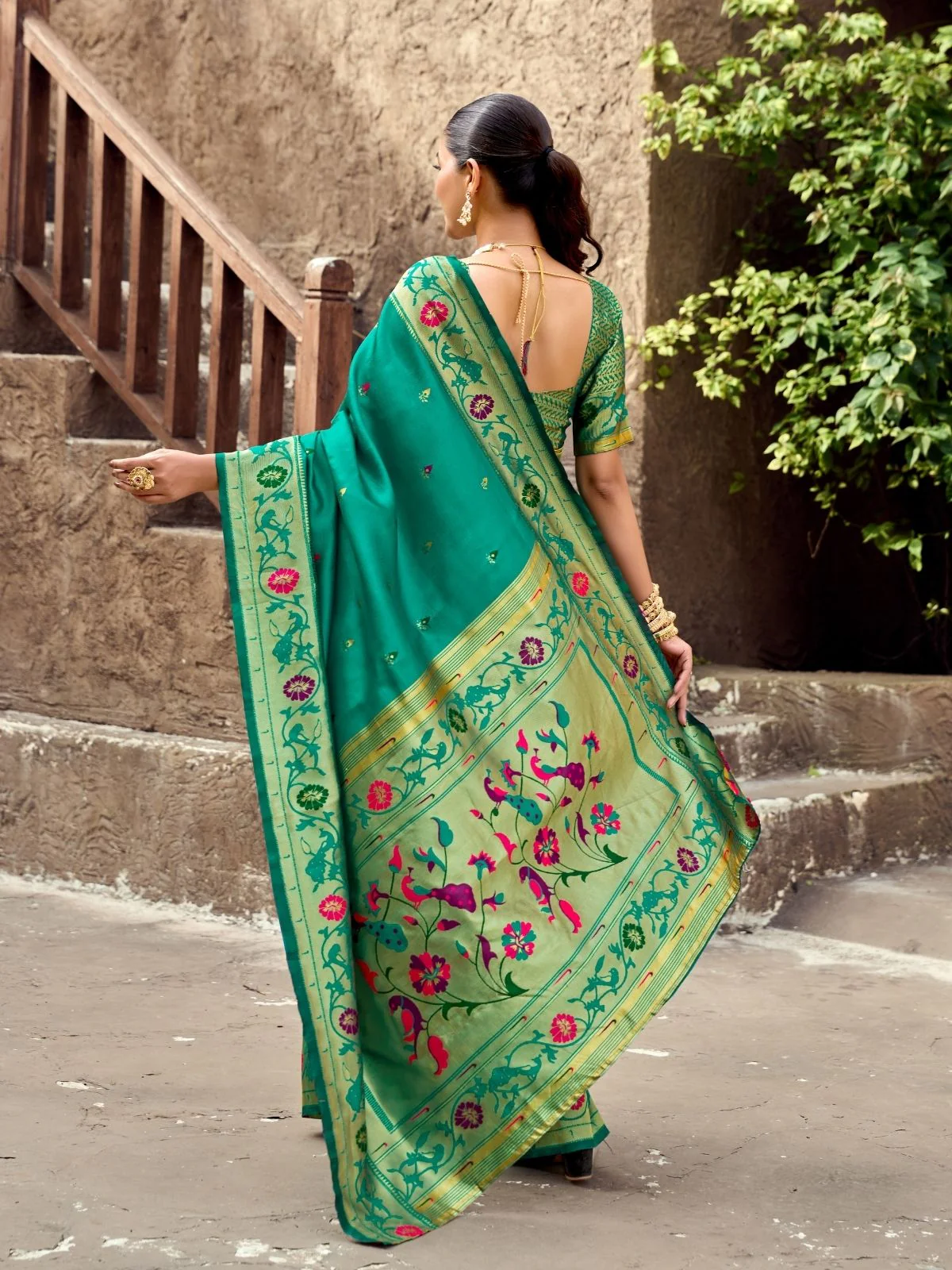 Odette Sea Green Silk Woven Paithani Saree For Women - Image 3