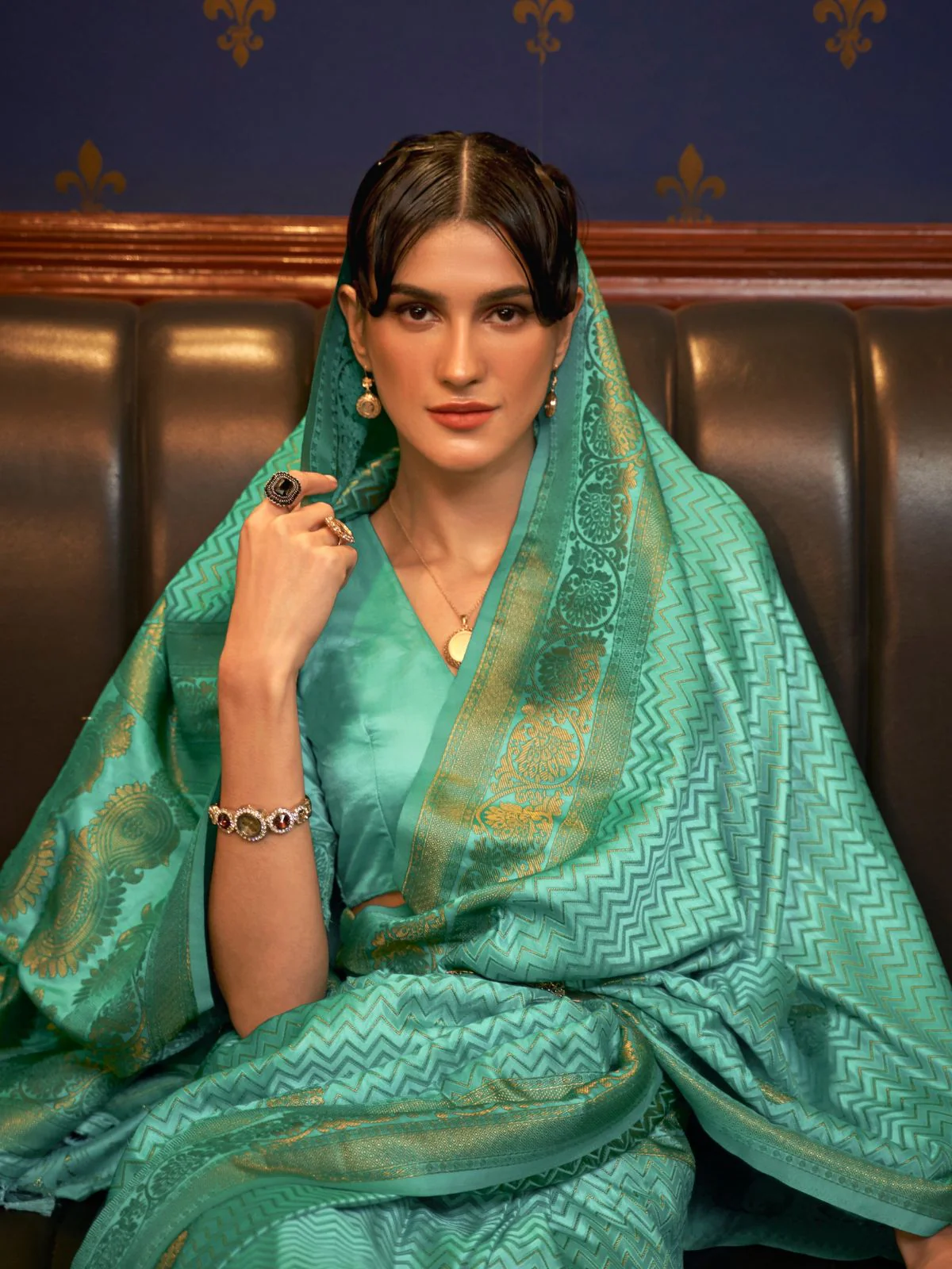 Odette Sea Green Woven Design Silk Blend Saree With Unstitched Blouse For Women - Image 2