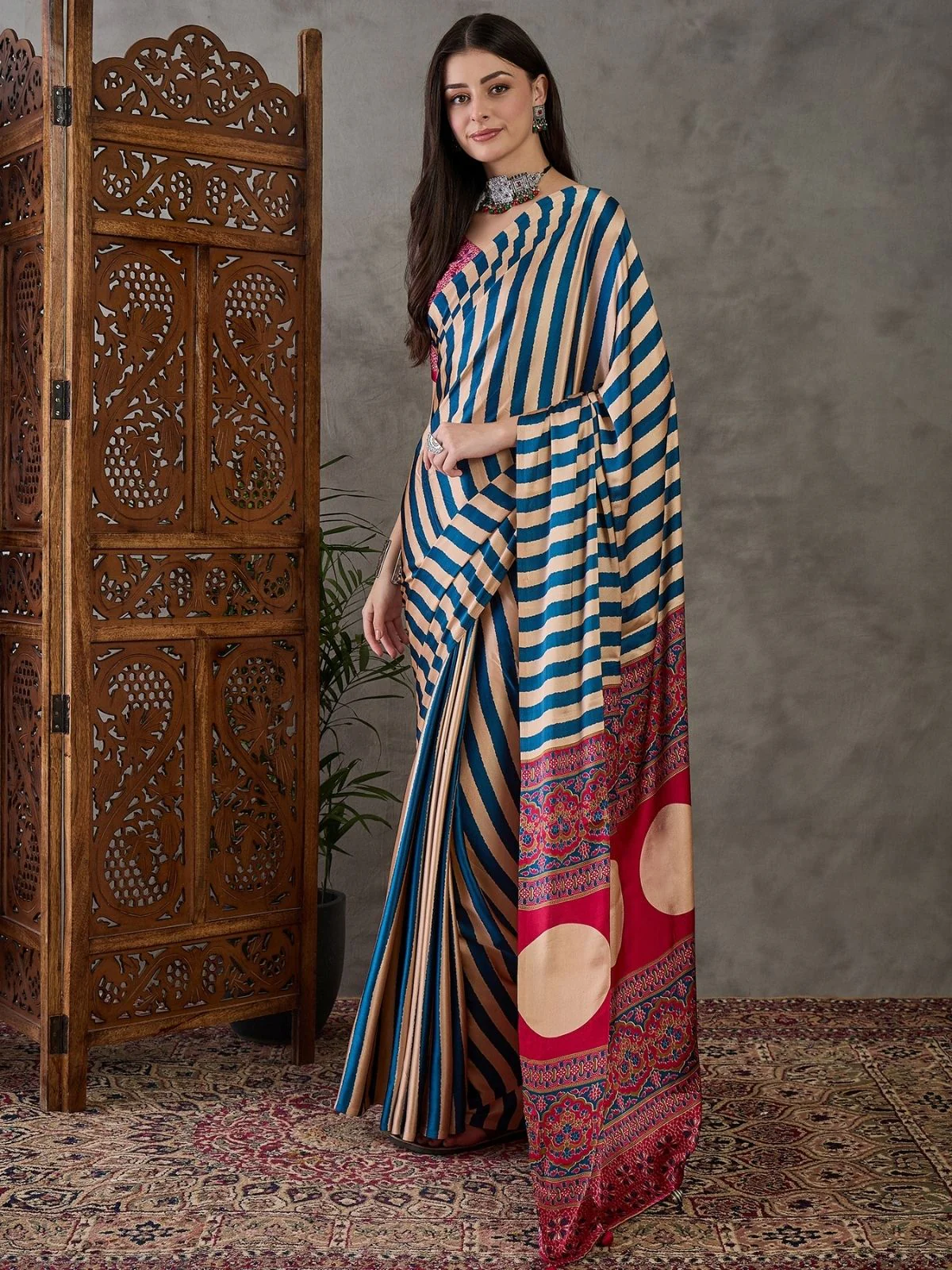 Odette Sky Blue And White Silk Blend Printed Elegant Saree For Women - Image 3